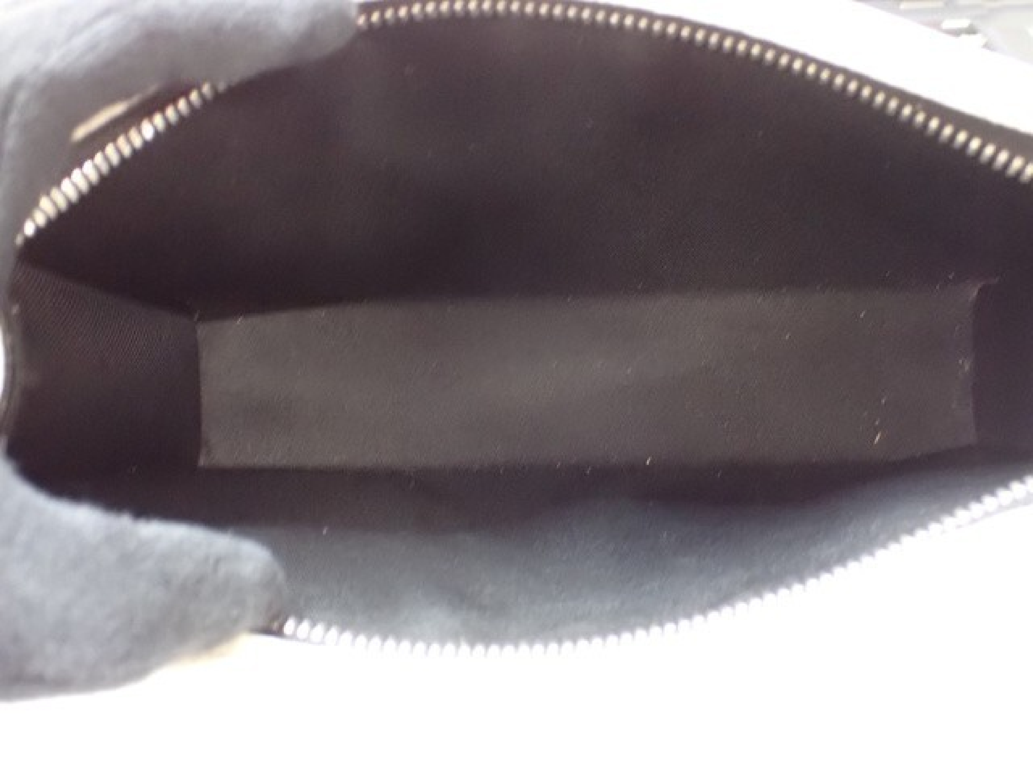 Taigarama Gaston Wearable Wallet (IC Chip Activated) Shoulder Bag — view 8