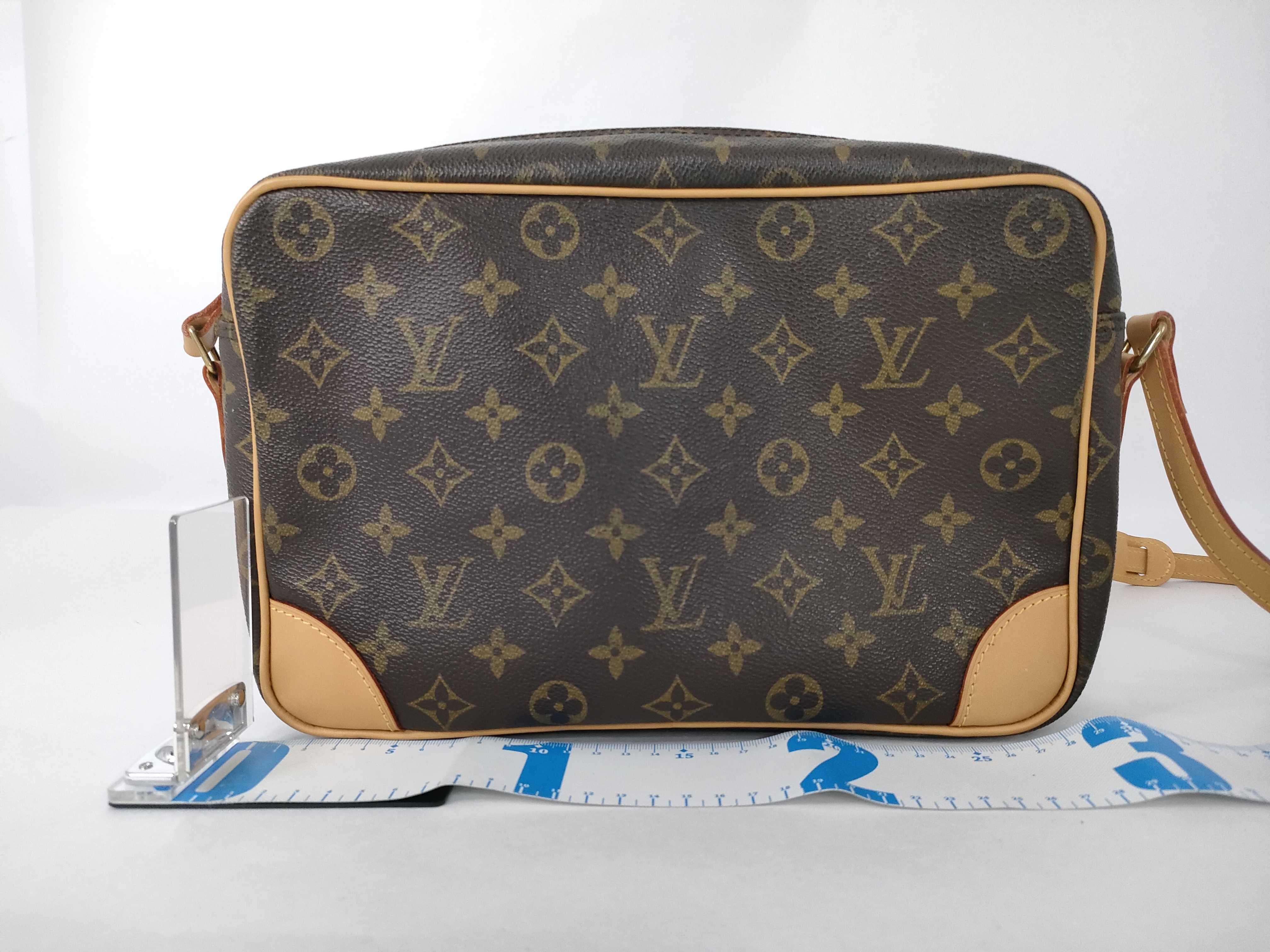 Monogram Louis Vuitton Shoulder Bag — view 2