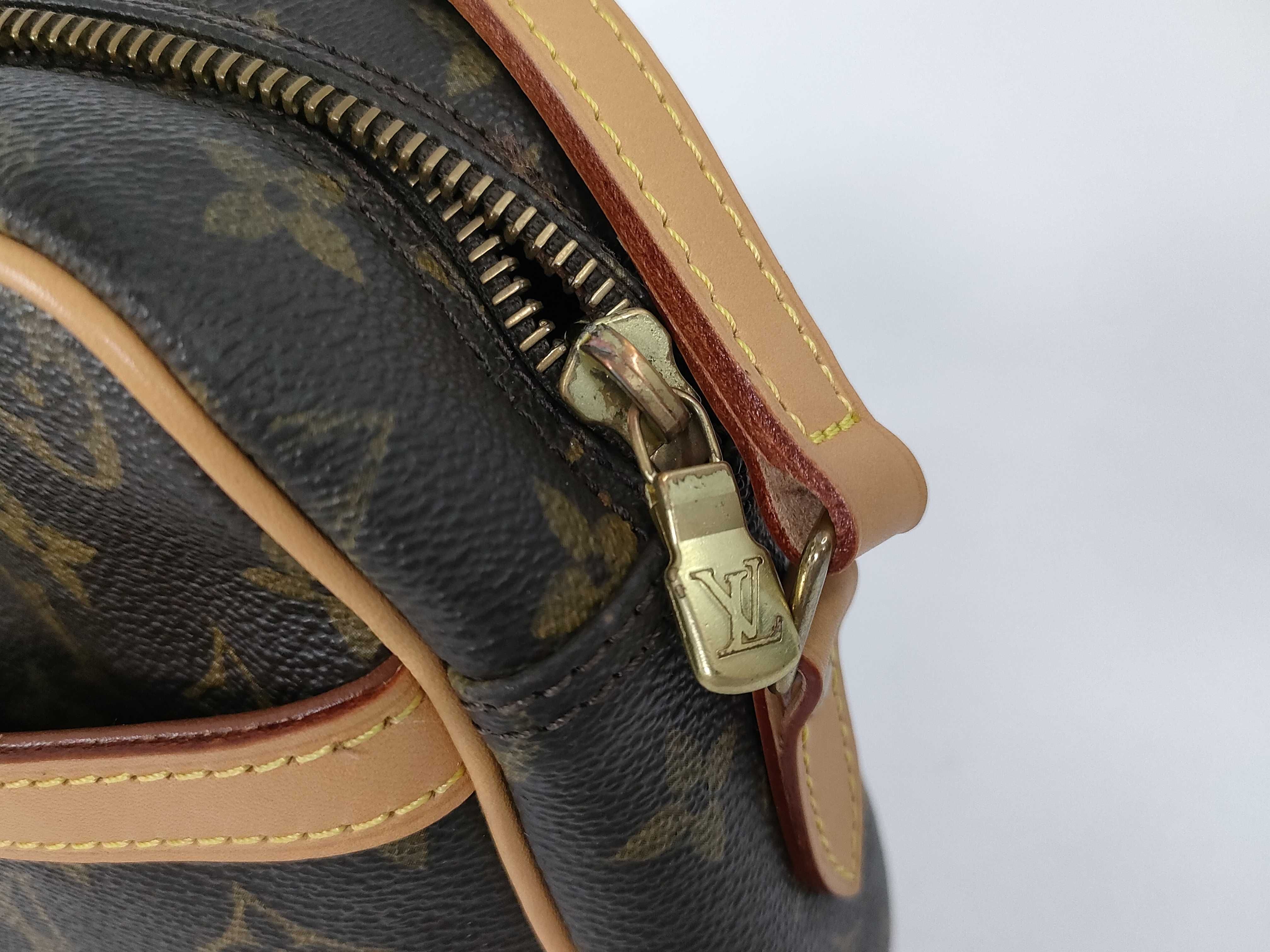 Monogram Louis Vuitton Shoulder Bag — view 15