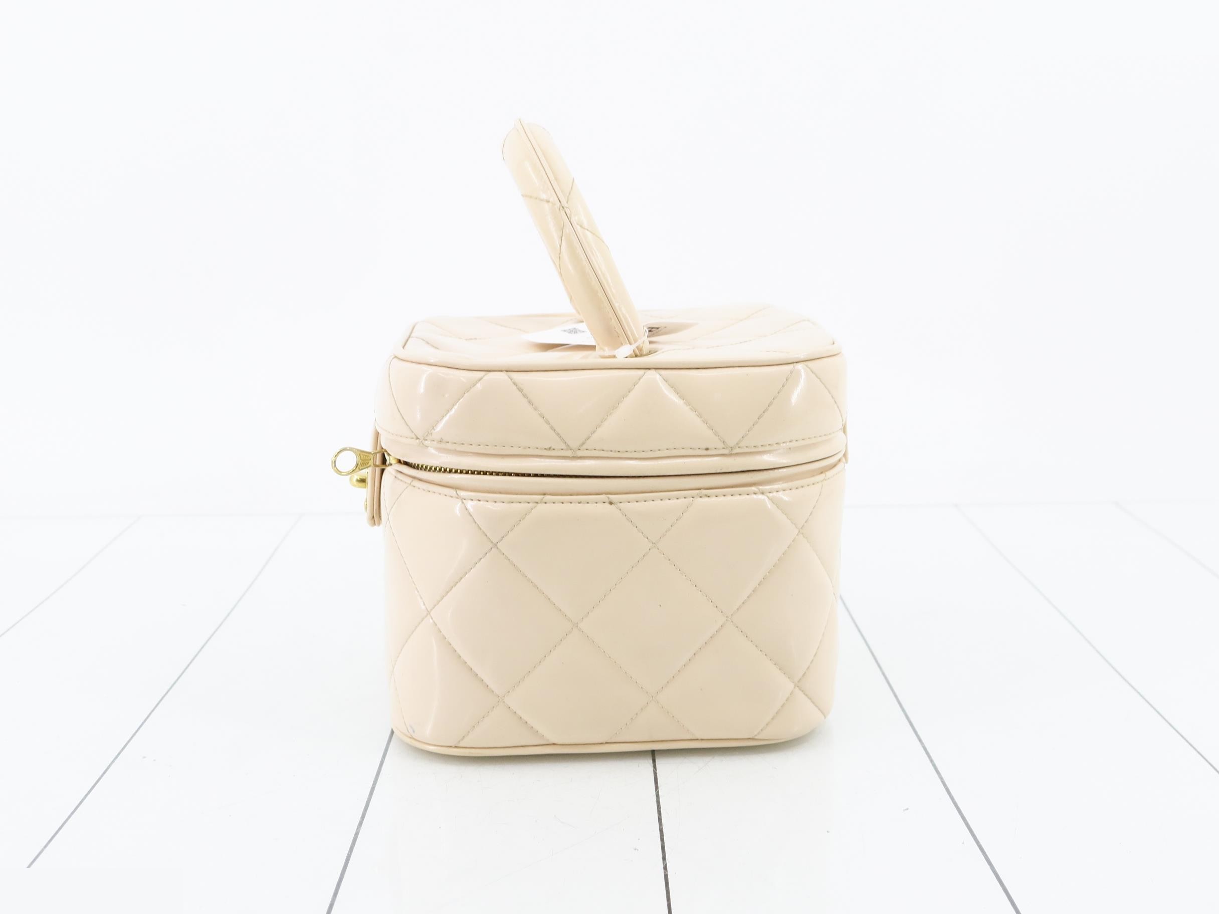 Heart Mirror Patent Vanity Bag, Unit #3 — view 3