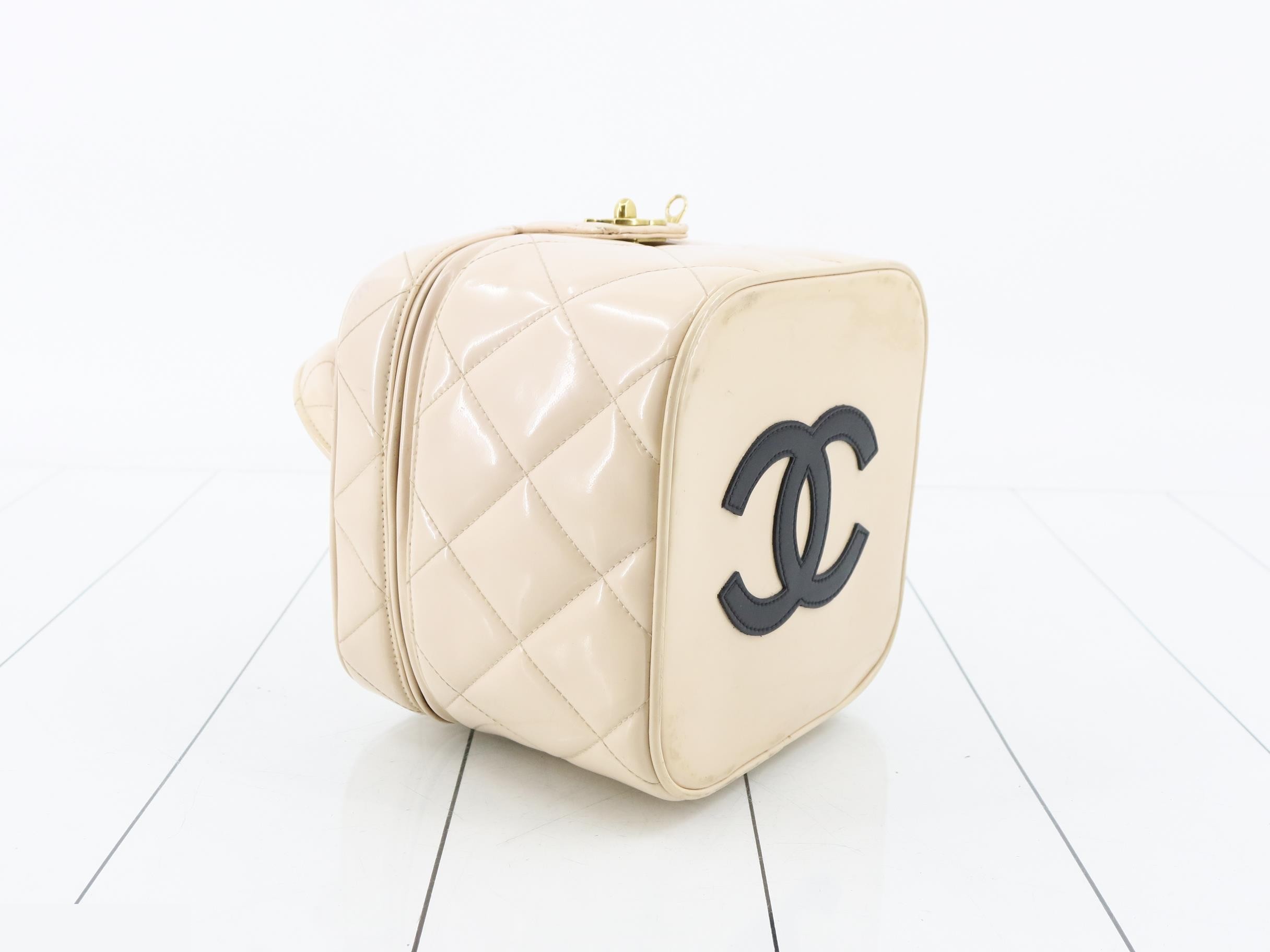 Heart Mirror Patent Vanity Bag, Unit #3 — view 5