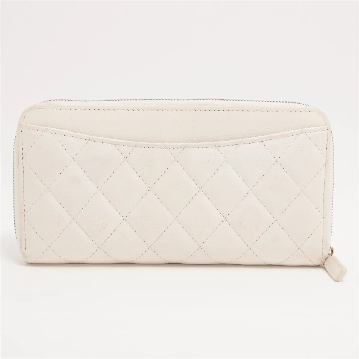 Matelasse caviar skin round zip wallet white gold hardware 30941076 — view 2