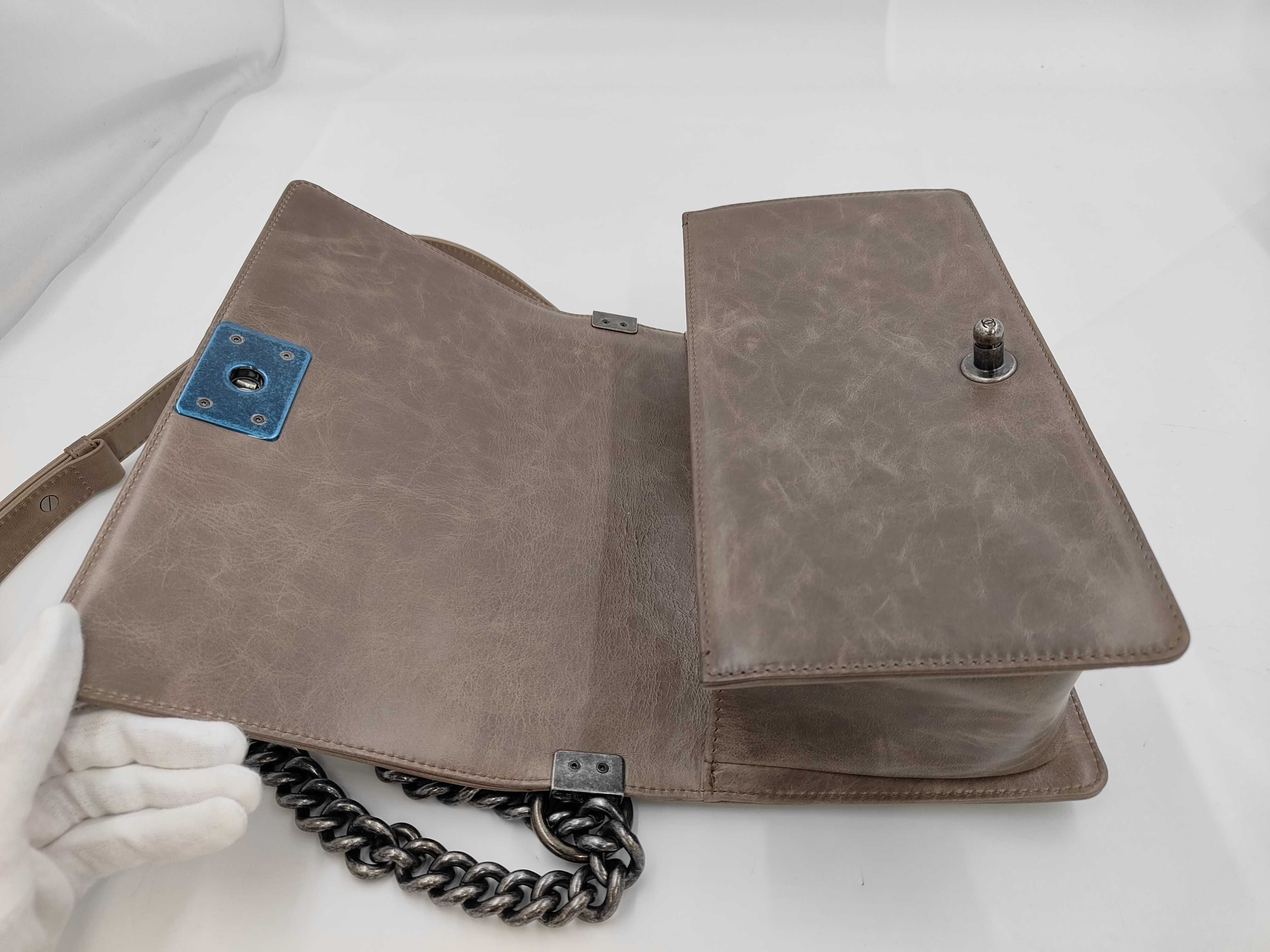 Boy Chanel Shoulder Bag — view 8