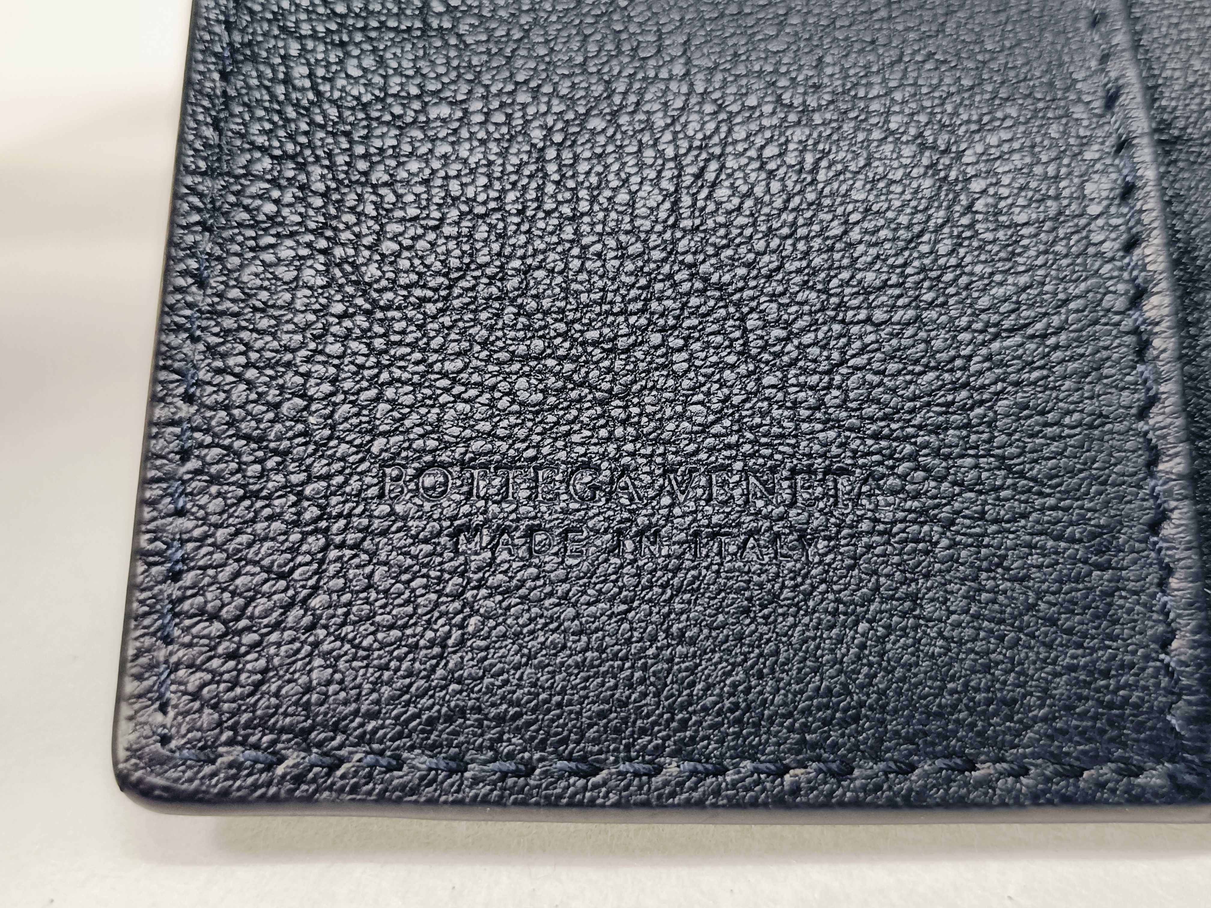 Intrecciato Pass Case — view 11