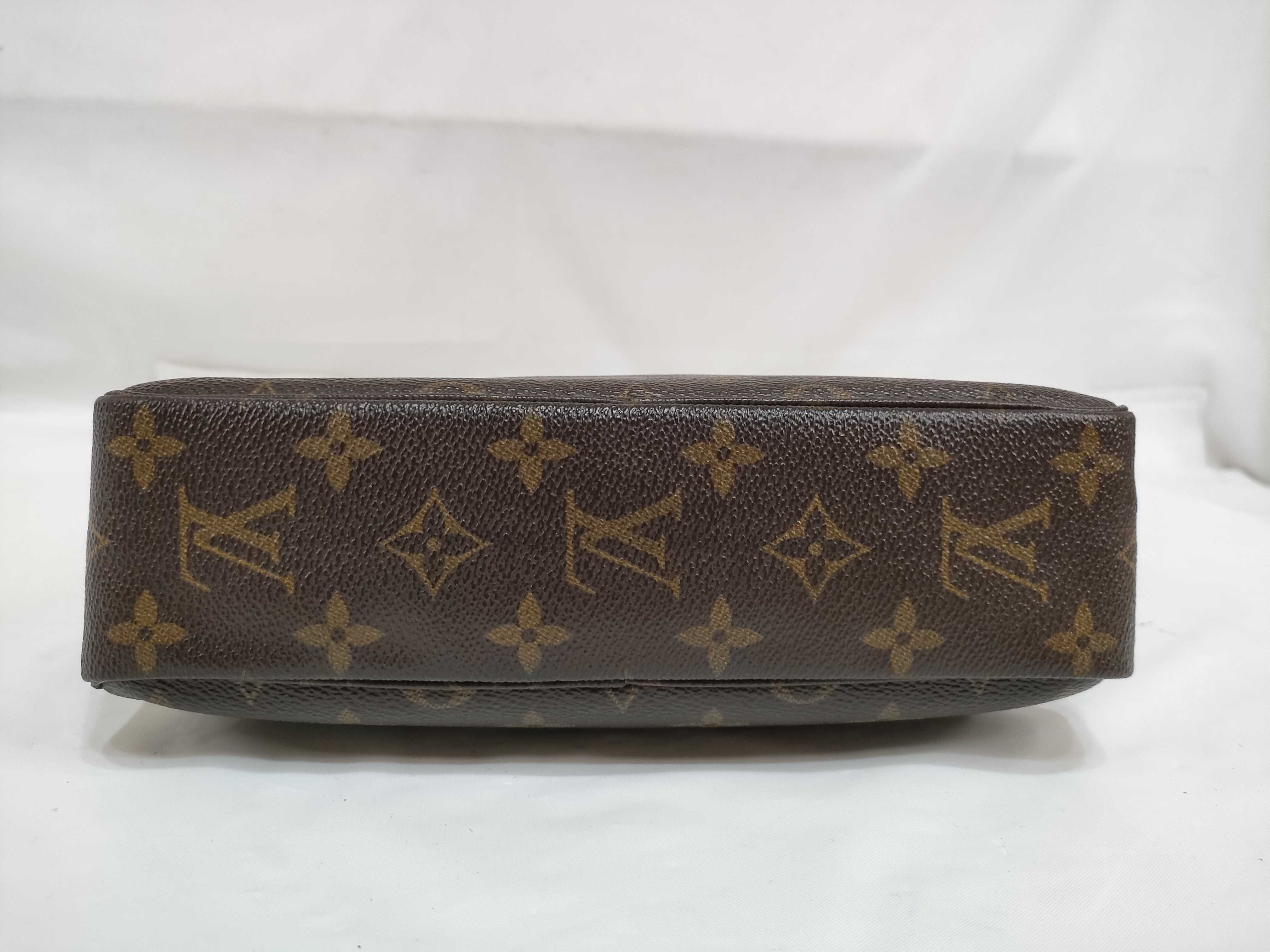Monogram Louis Vuitton Trousses Toilette 23 Monogram M47524 Pouch — view 5