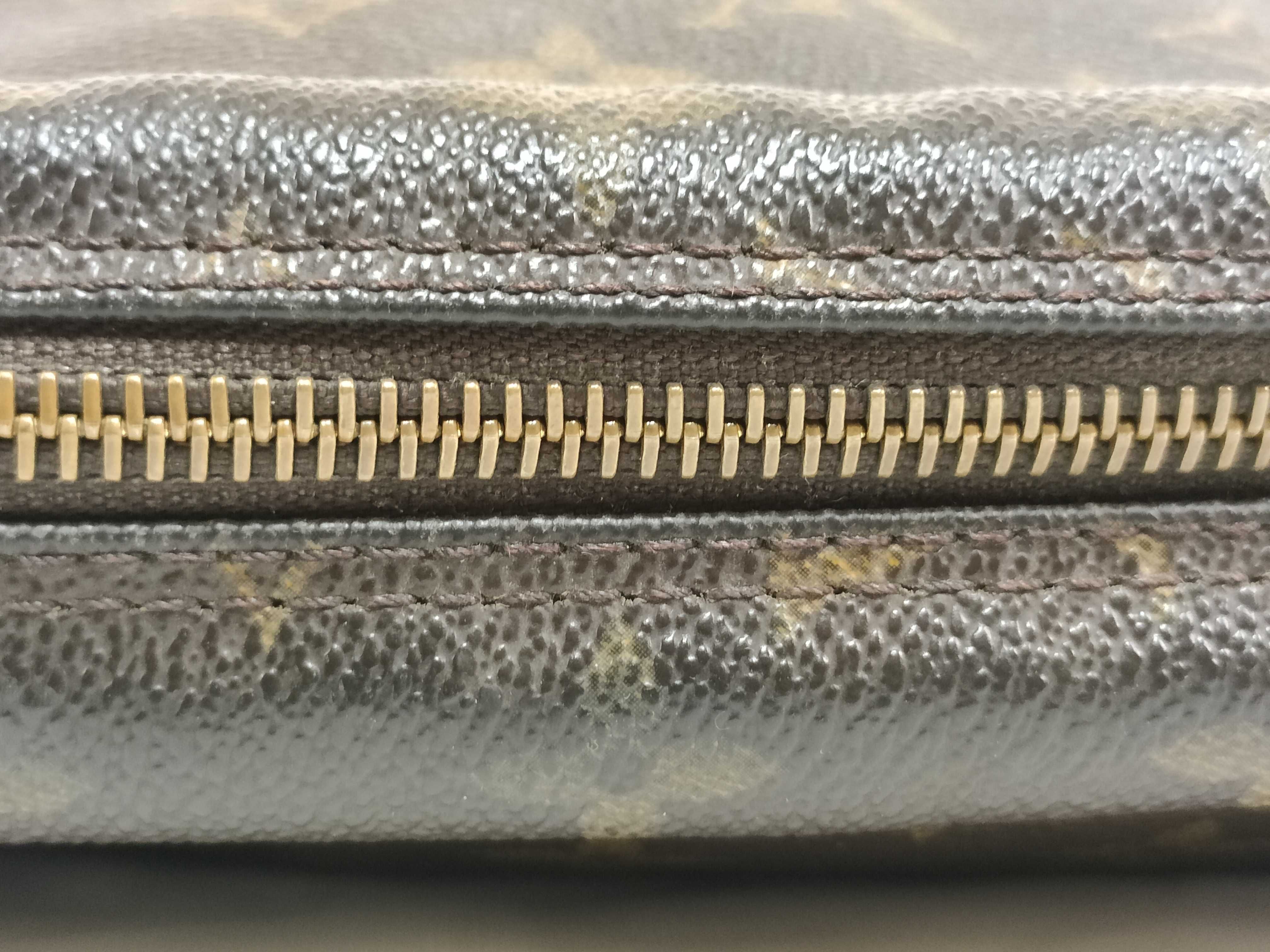 Monogram Louis Vuitton Trousses Toilette 23 Monogram M47524 Pouch — view 8