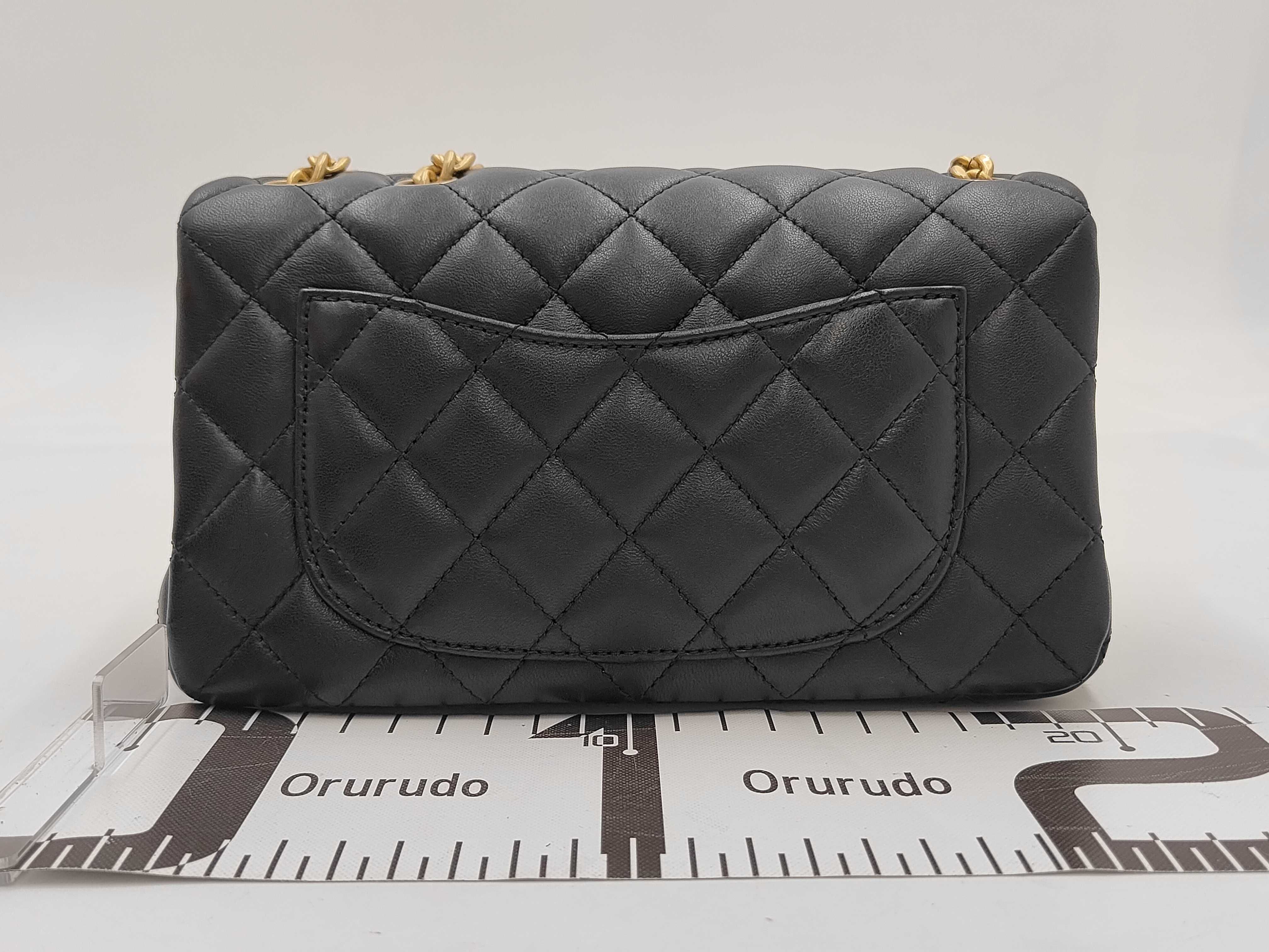 Mini Matelassé 20 IC Camellia Chain Shoulder Bag AS4041 Lambskin E5P5K82E — view 2