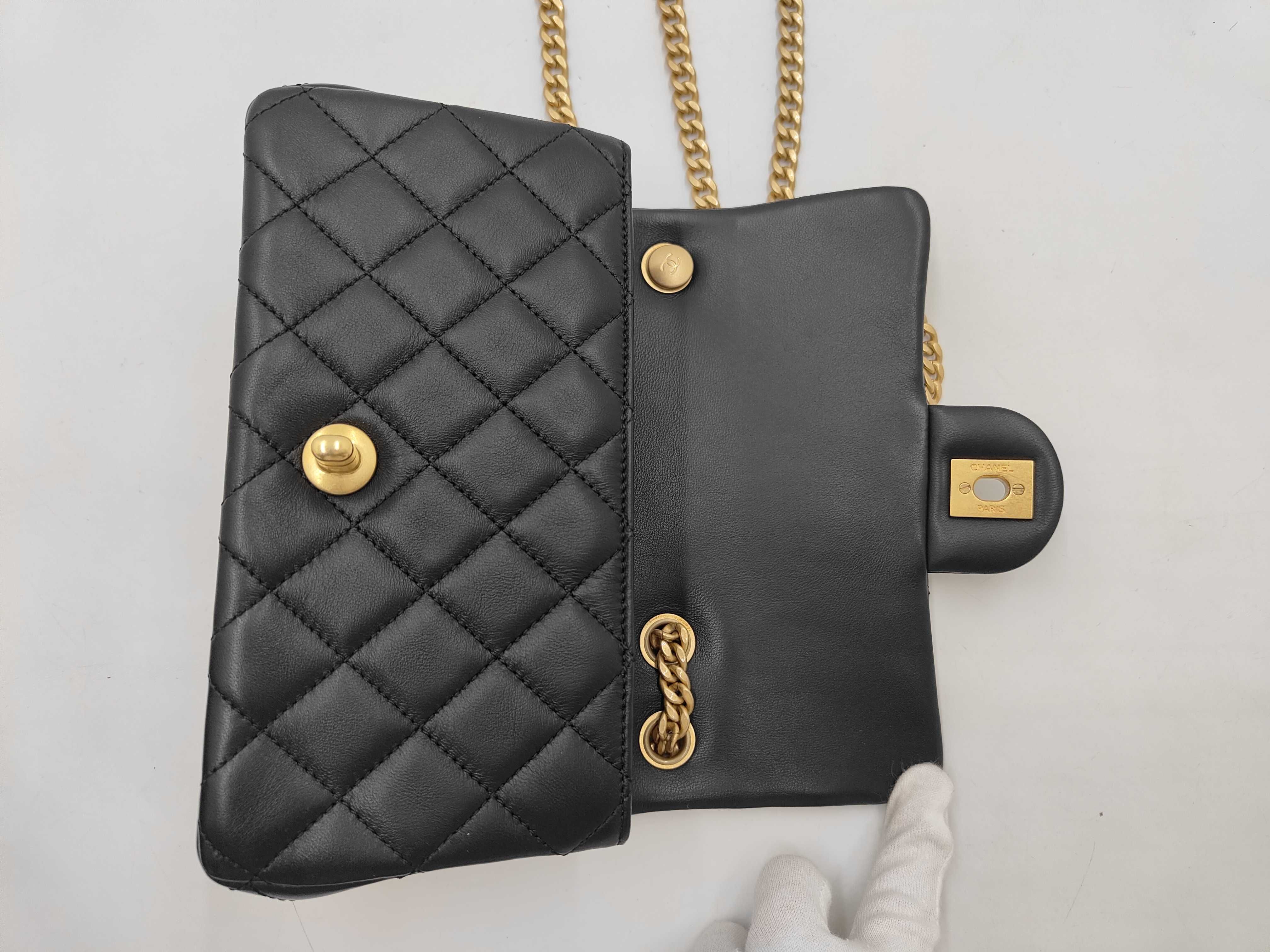 Mini Matelassé 20 IC Camellia Chain Shoulder Bag AS4041 Lambskin E5P5K82E — view 8