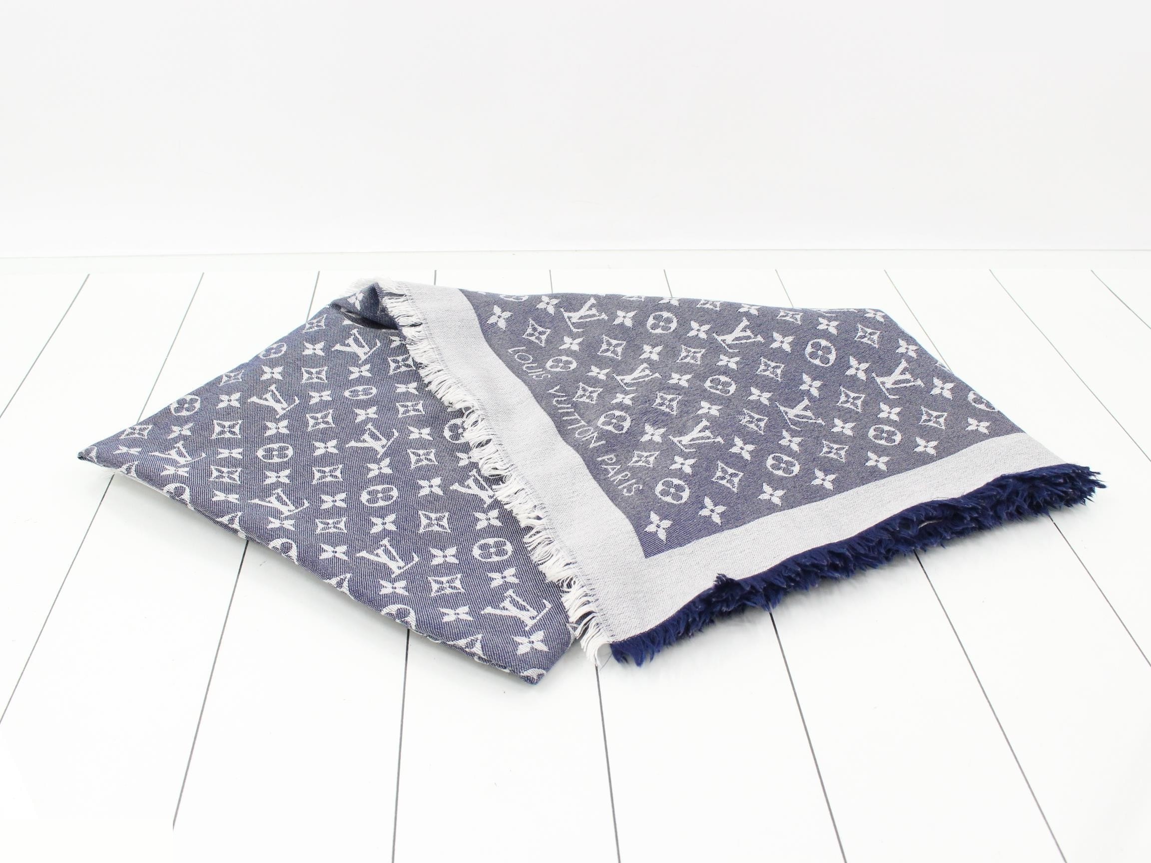 Shawl Monogram Denim — view 2