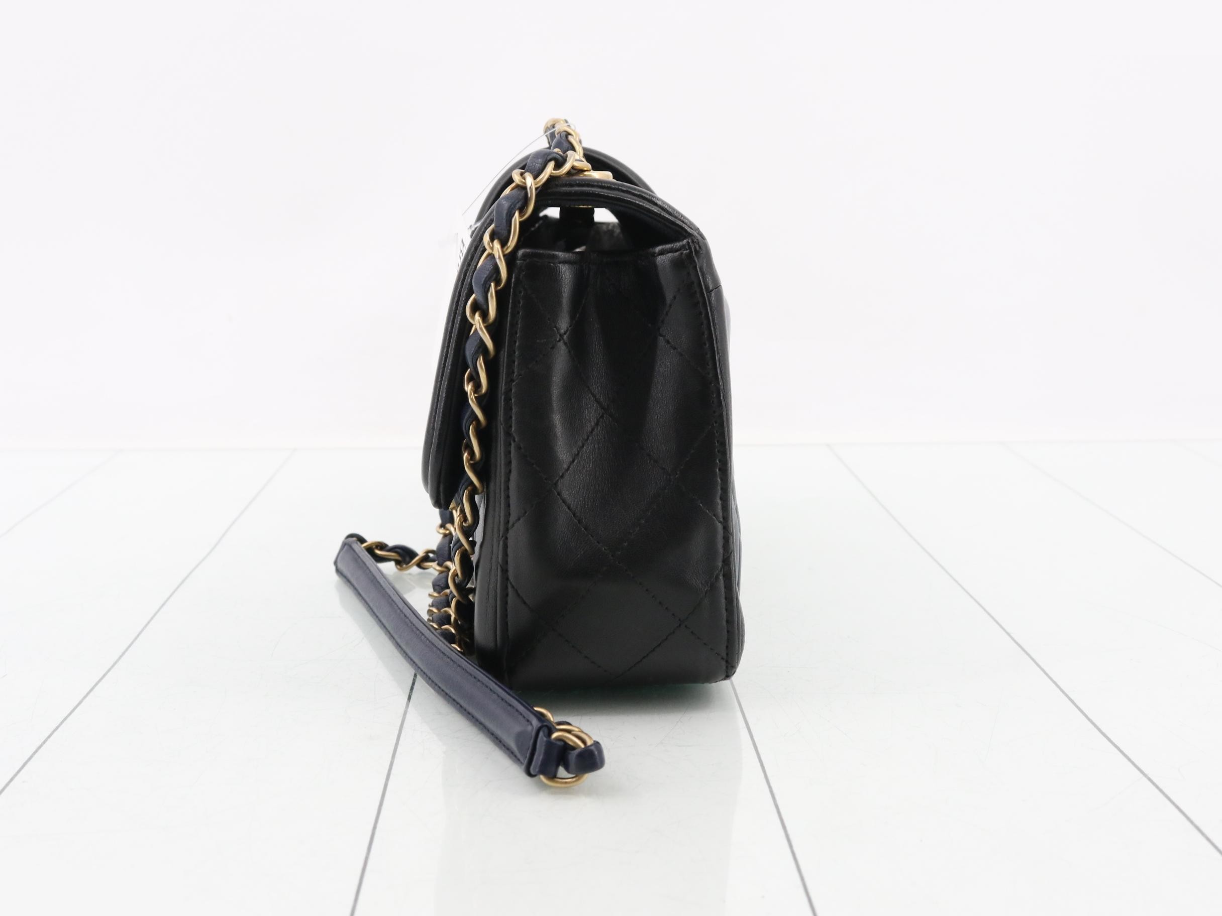 Matelassé (bag) - Shoulder bag — view 3