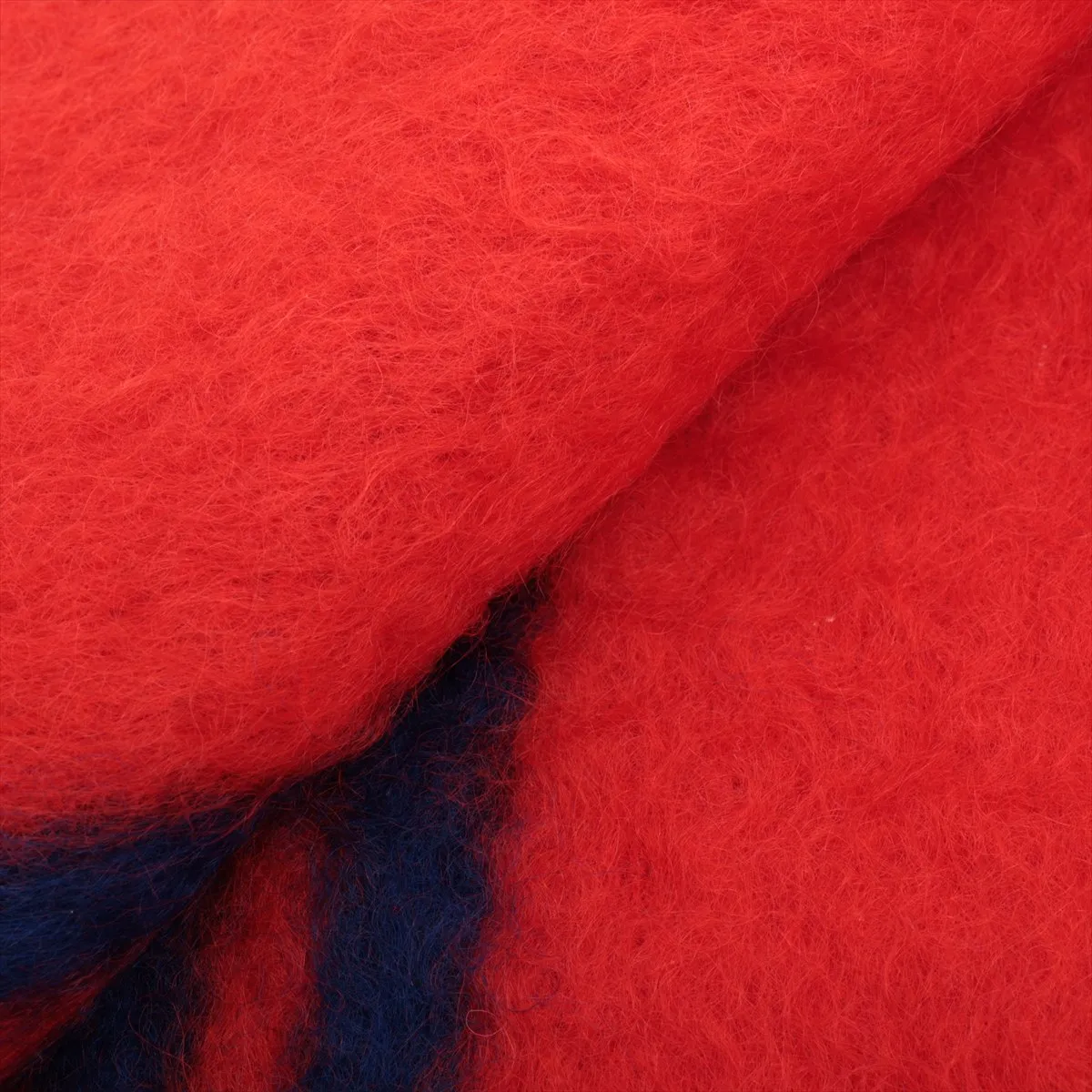 Anagram Scarf Mohair x Wool x Nylon Red x Blue Threads Fuzzing — view 2