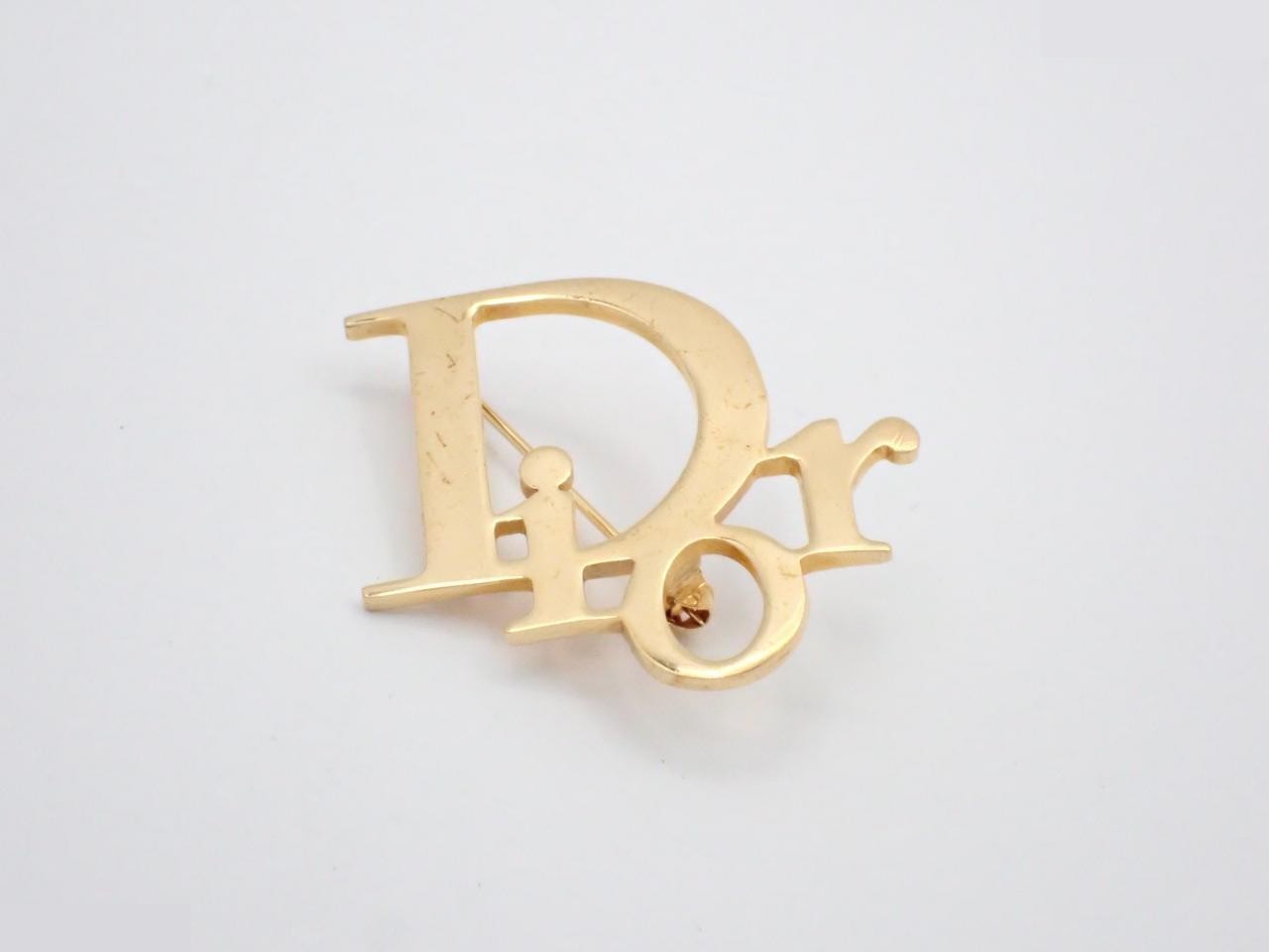 brooch