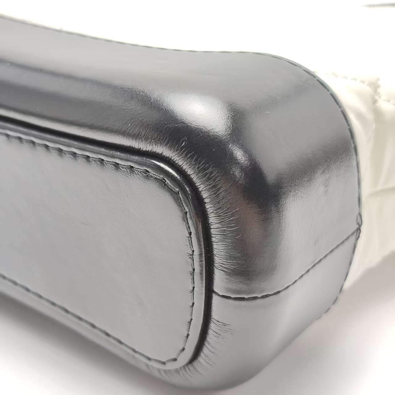 【*Shipped from: China*】CHANEL Gabrielle Leather Shoulder Bag 28337181 — view 6