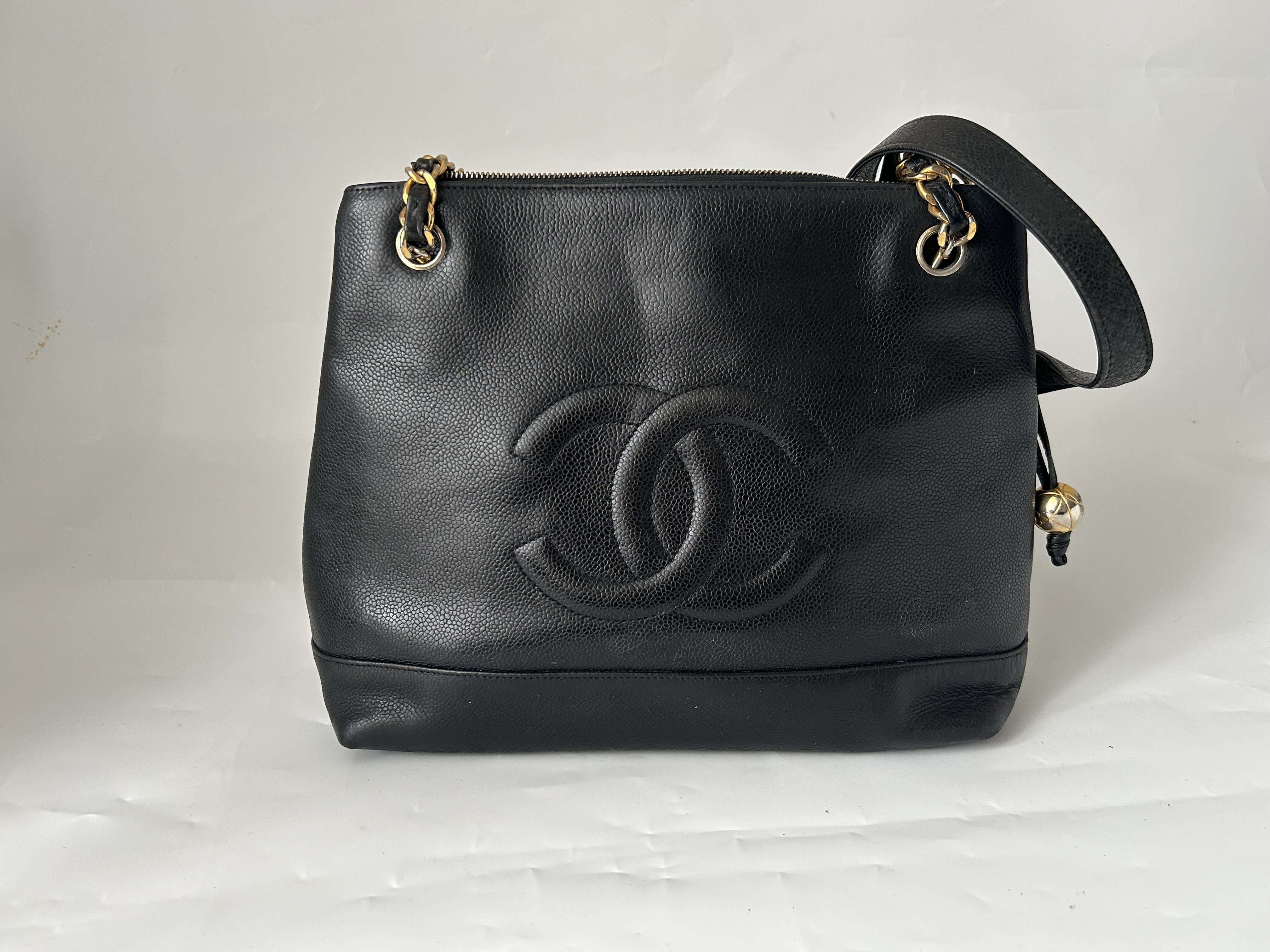 Caviar Skin Chain Tote Bag with Coco Mark