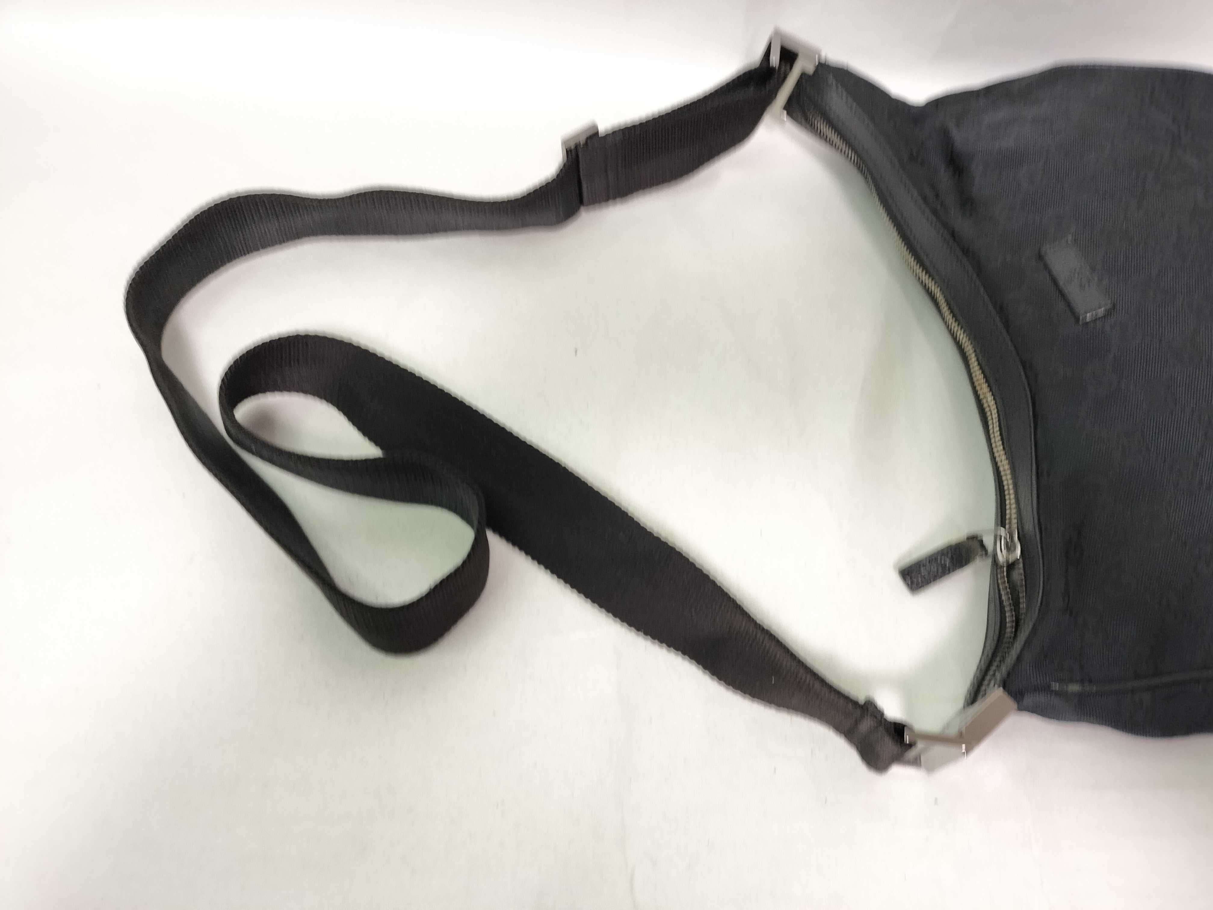 GG Canvas Shoulder Bag, Black — view 4