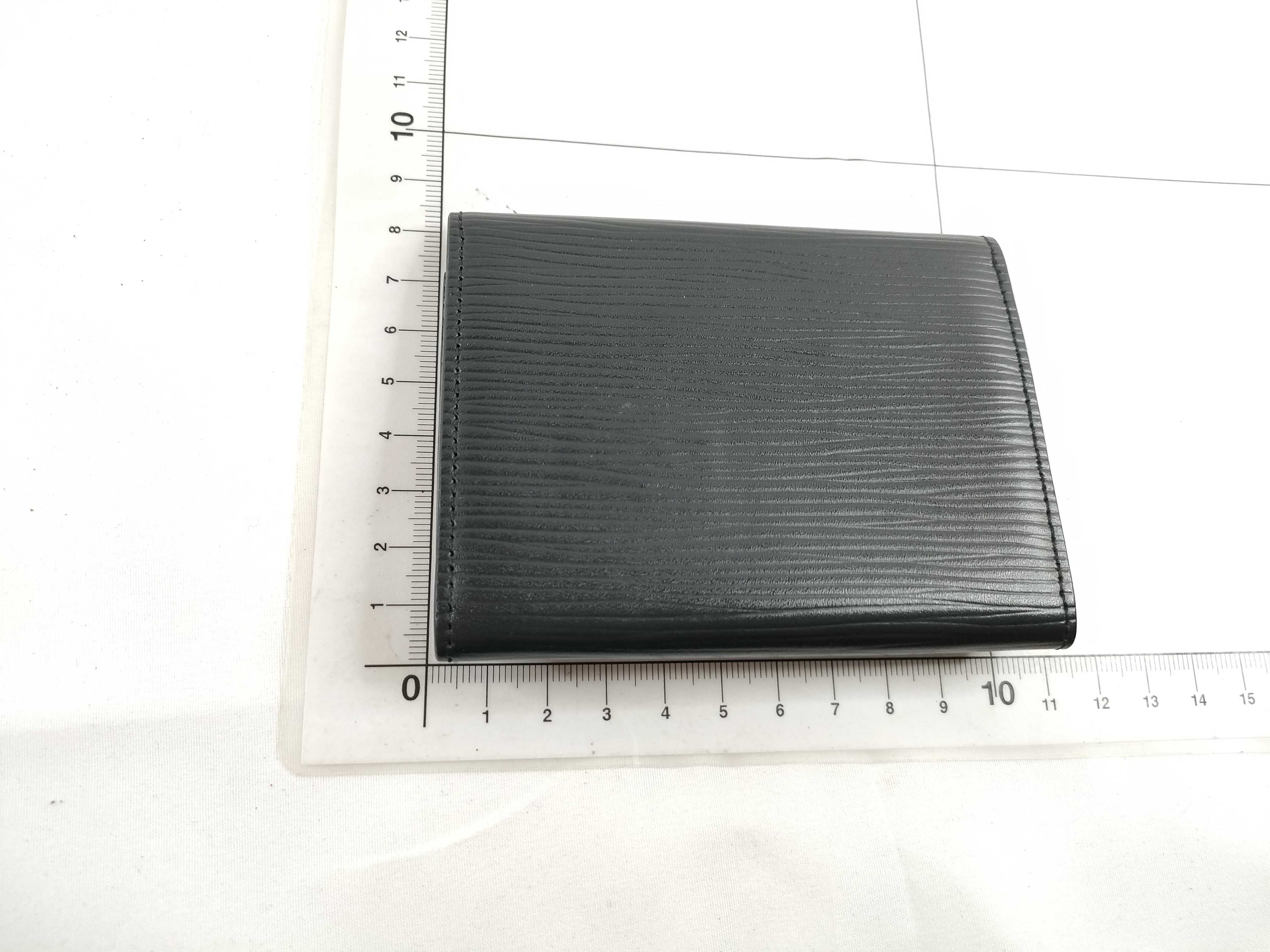 Epi LV Epi Enveloppe Carte de Visite M62292 Card Case — view 2