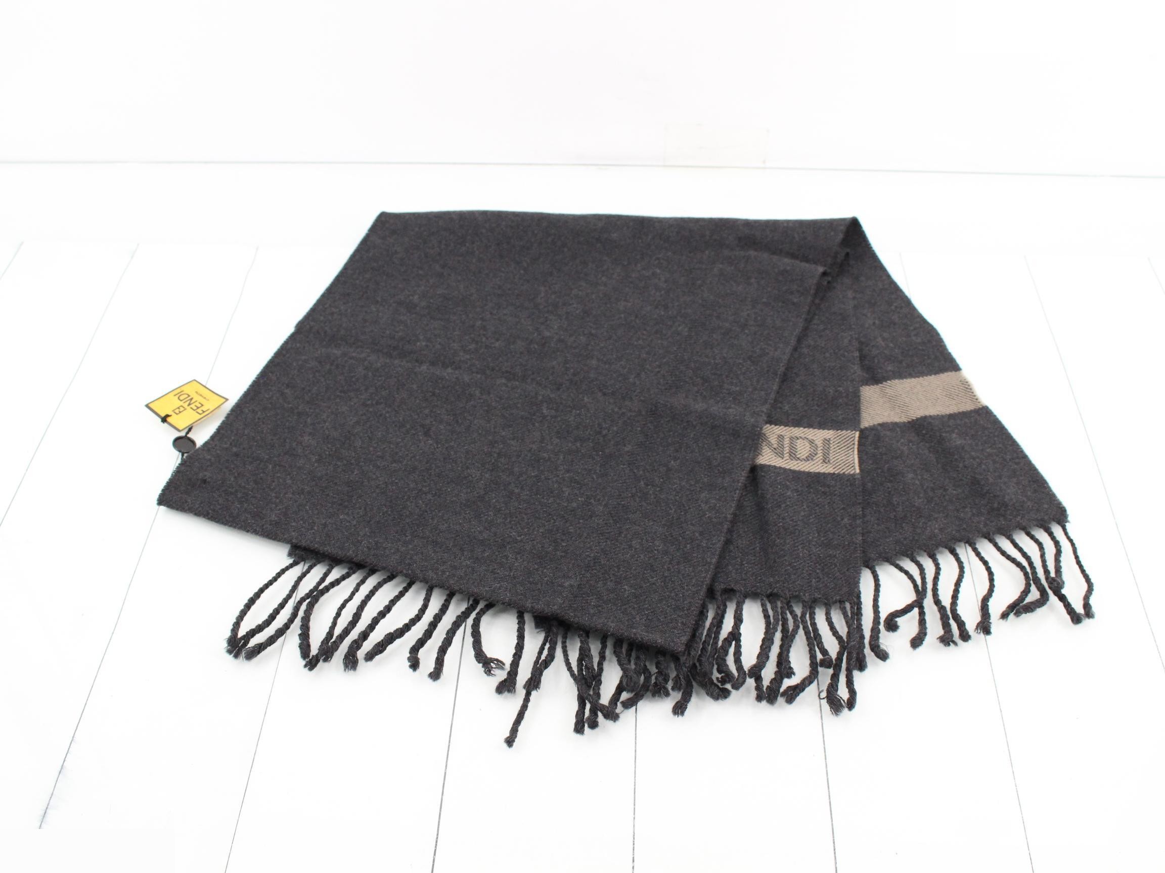 Other lines: Small items, accessories, and scarves — view 3