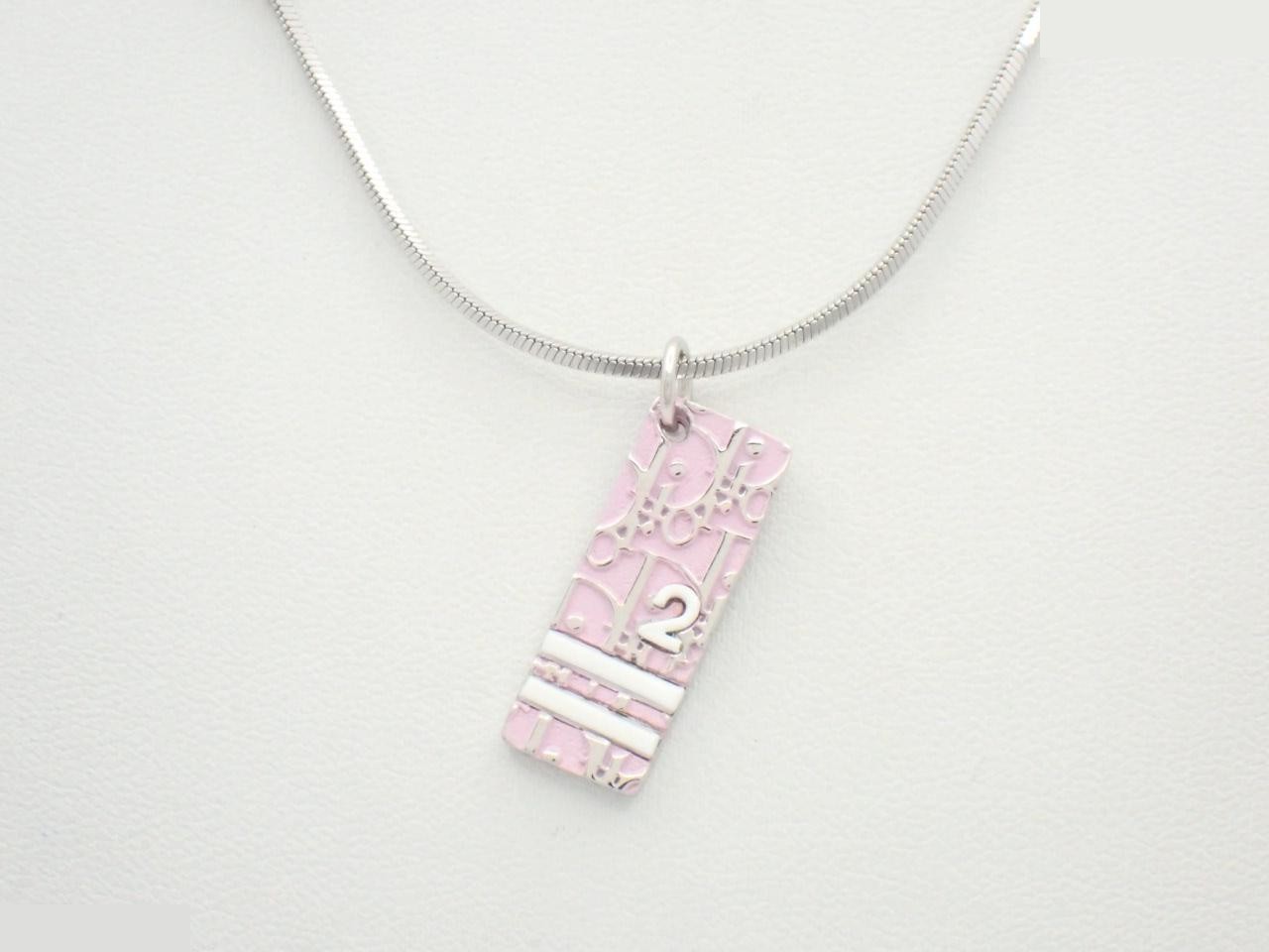 Other lines: Precious metals, necklaces, pendants, chain approximately 44cm