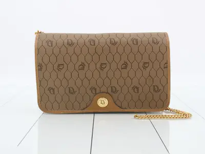 Honeycomb Chain Shoulder Bag