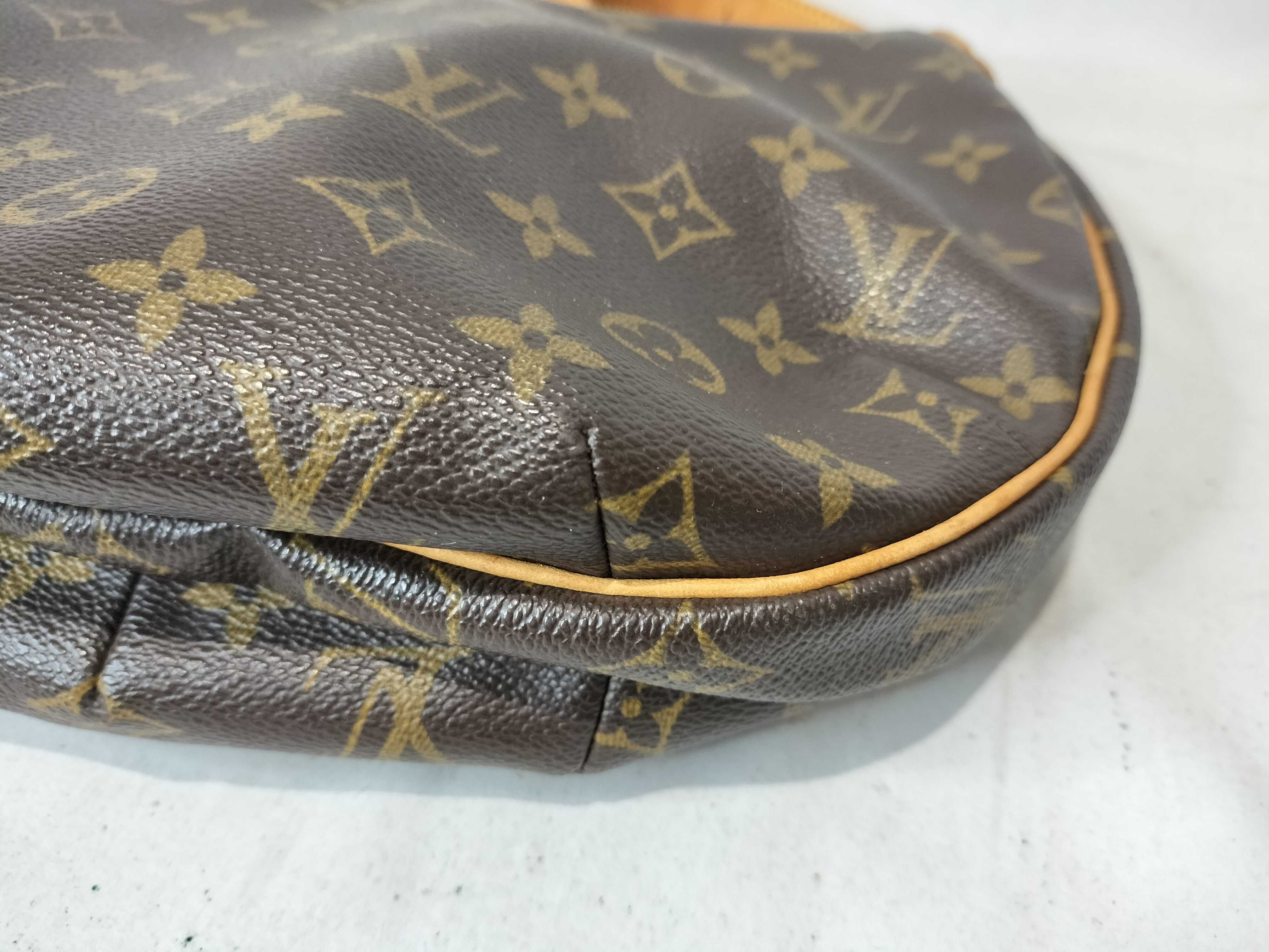 Monogram M51512 Croissant MM Handbag — view 6