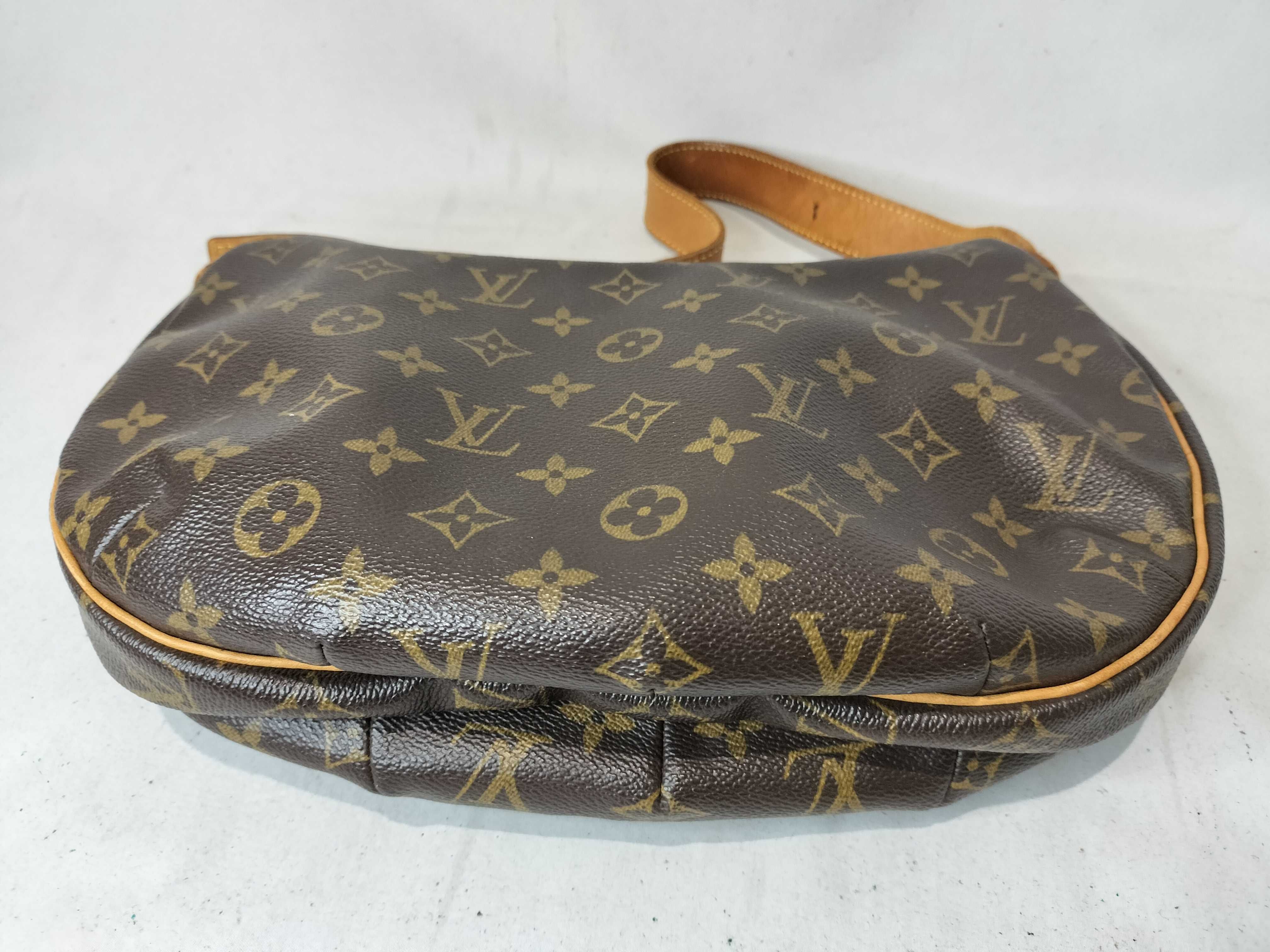 Monogram M51512 Croissant MM Handbag — view 7
