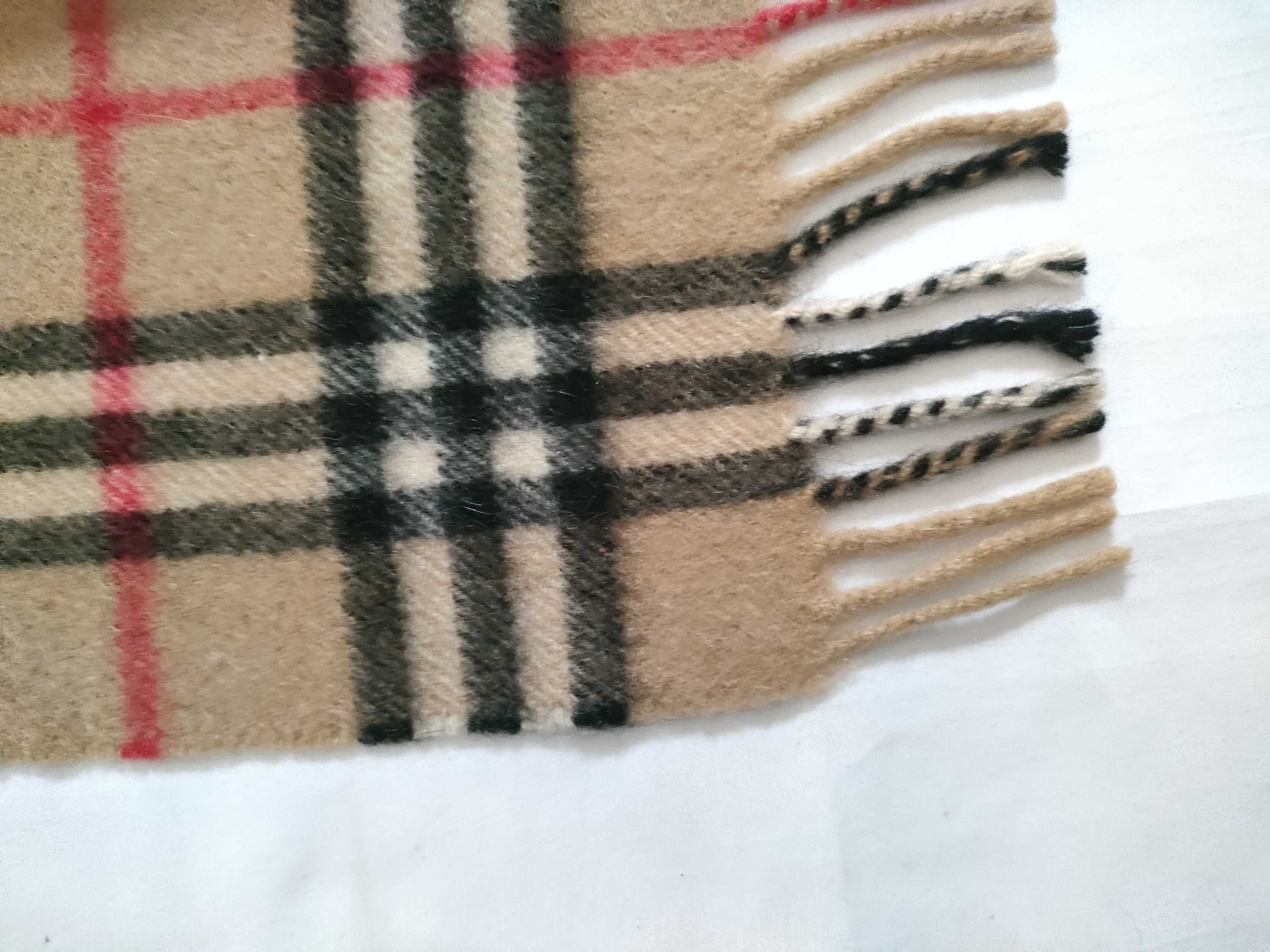 100% Cashmere Scarf, Nova Check Pattern, and other accessories. — view 5