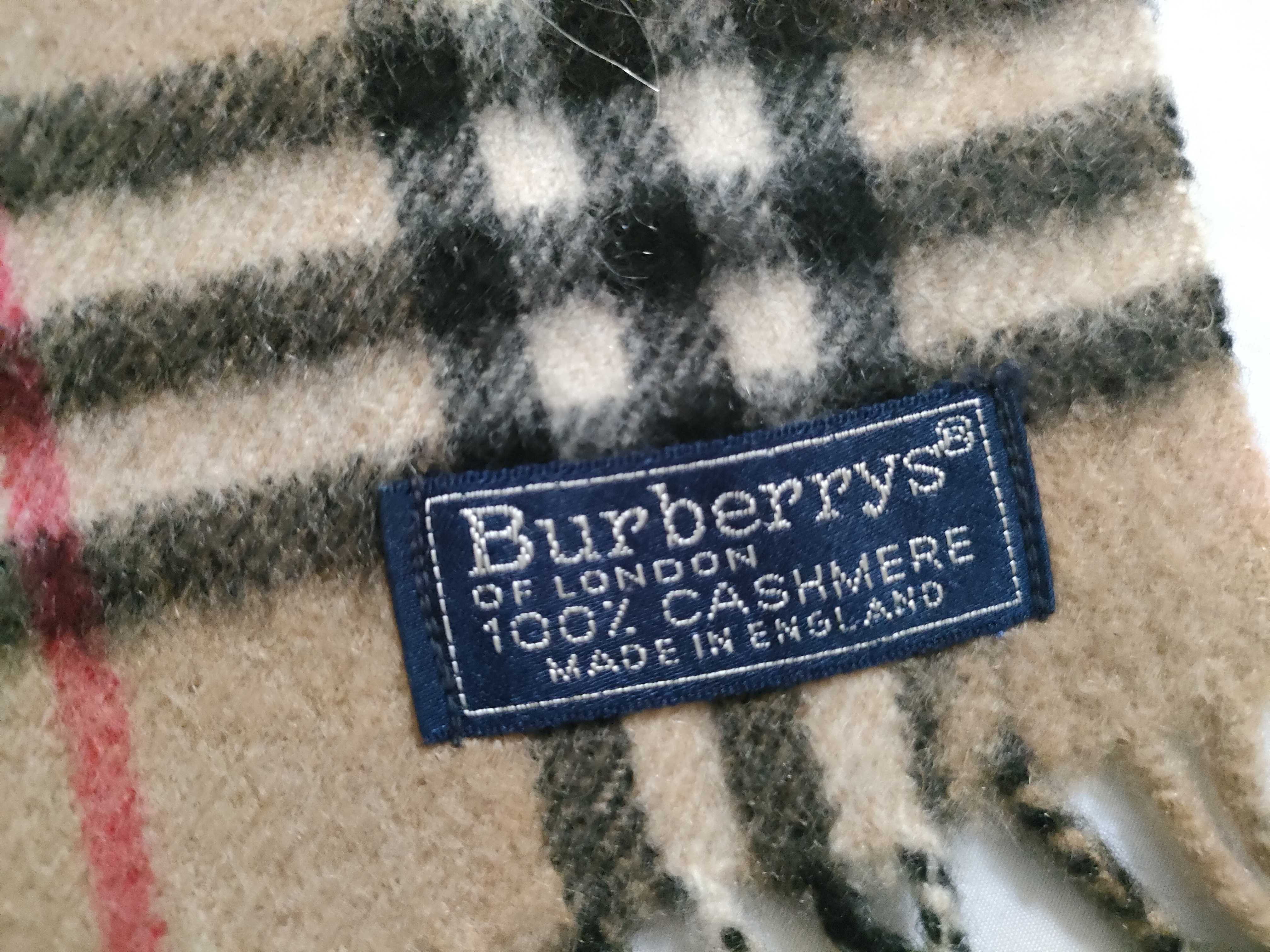 100% Cashmere Scarf, Nova Check Pattern, and other accessories. — view 6