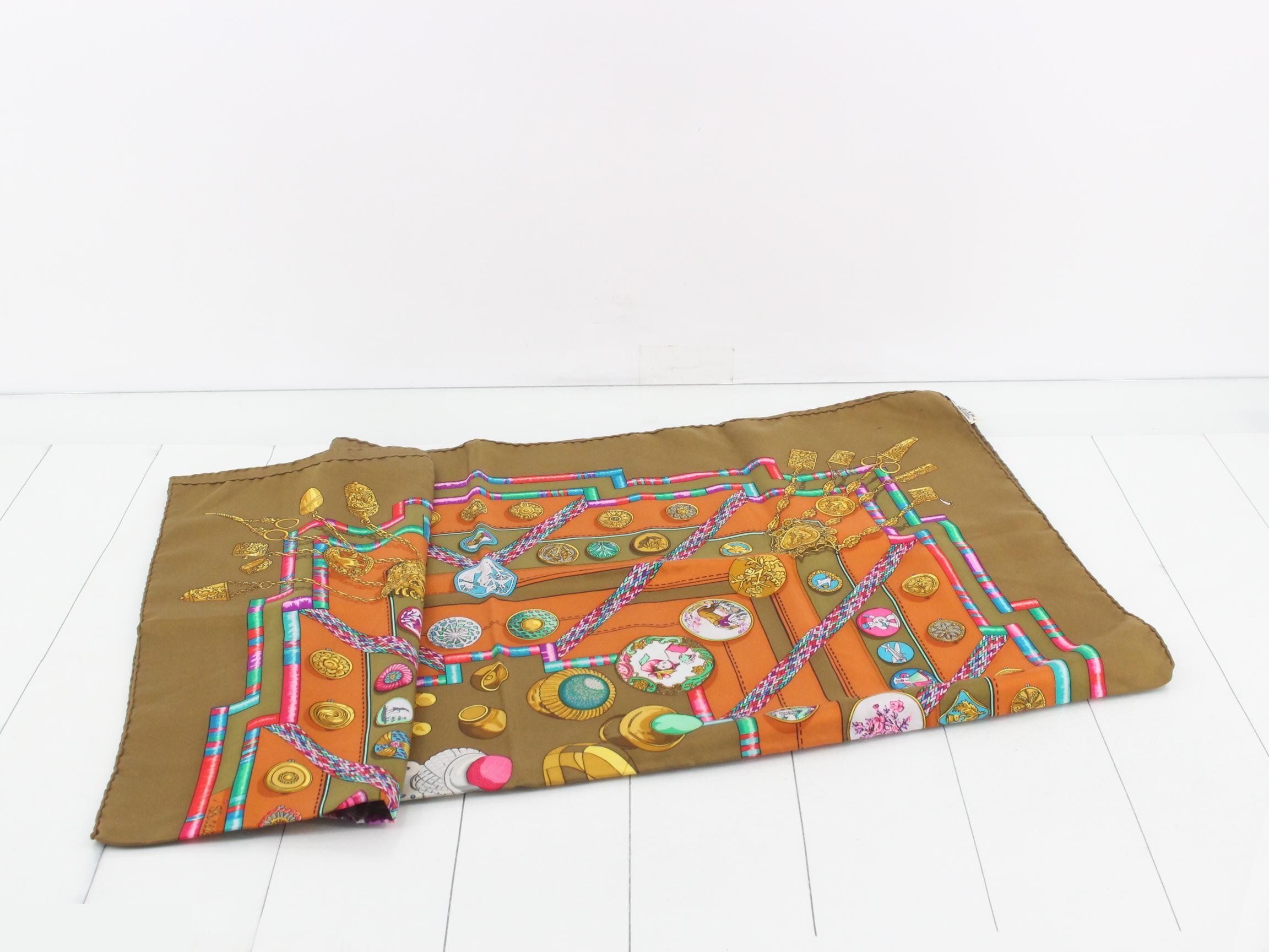 scarf — view 3