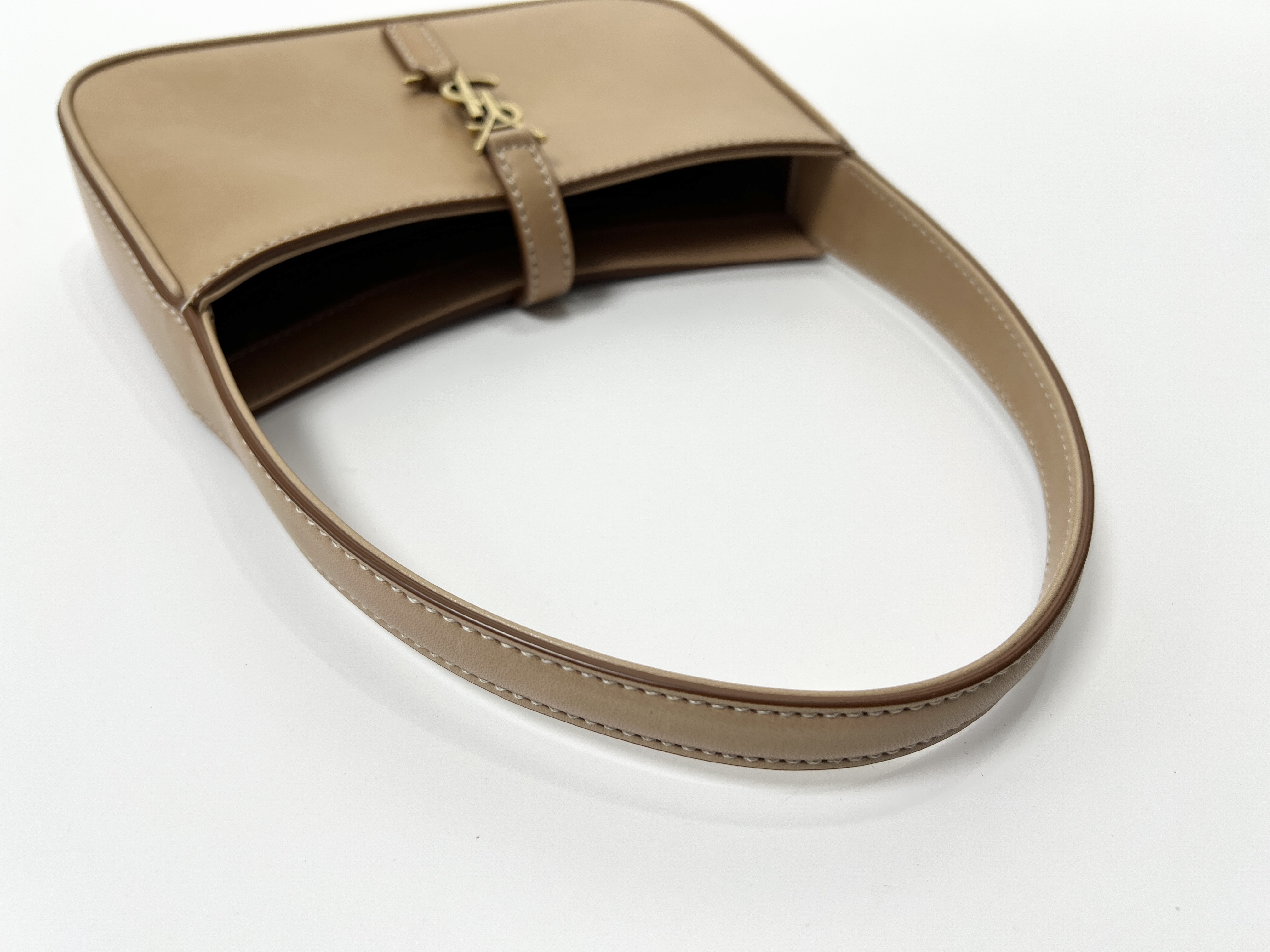 Cassandra Le Cincassette Leather One-Shoulder Bag Handbag Shoulder Bag — view 4