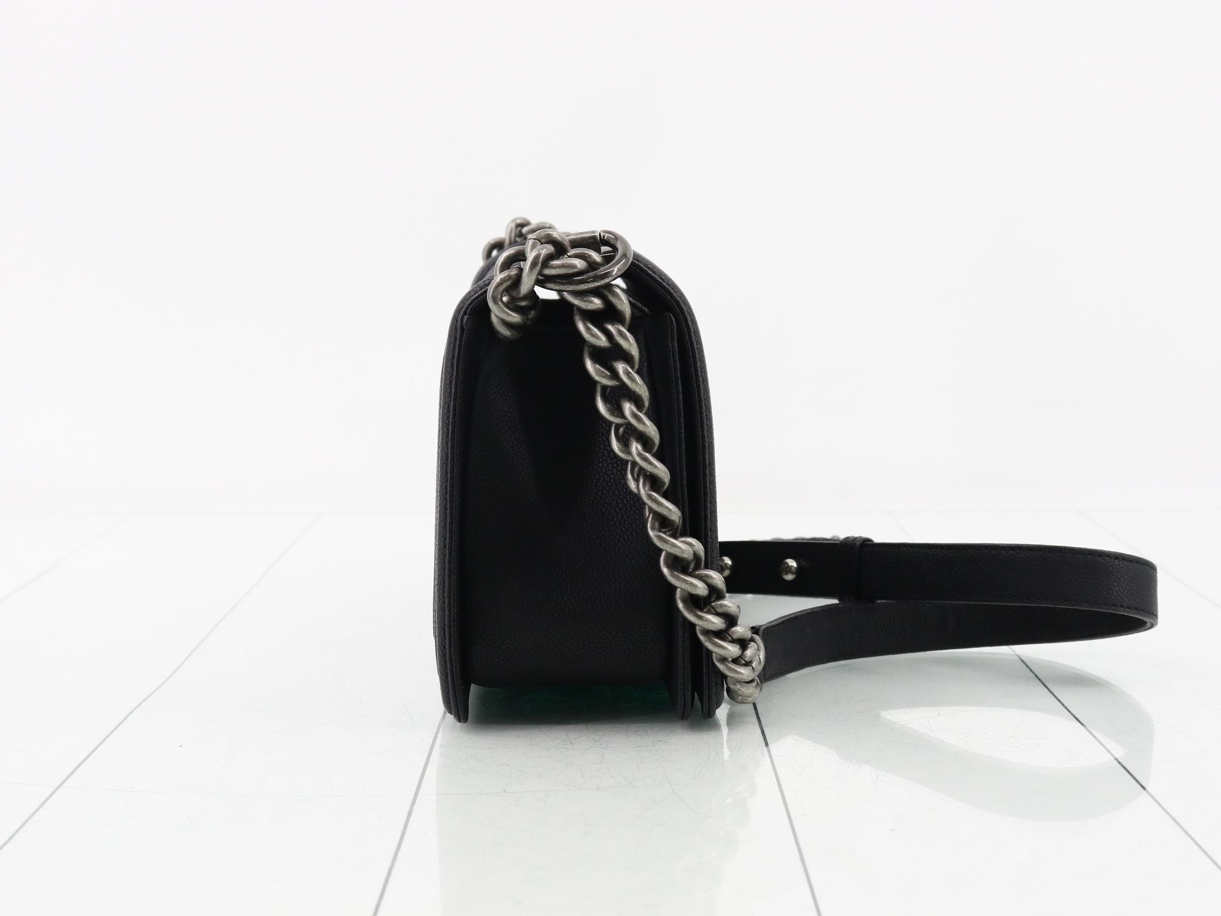 Boy Chanel Caviar Skin (Bag) - Shoulder Bag — view 4