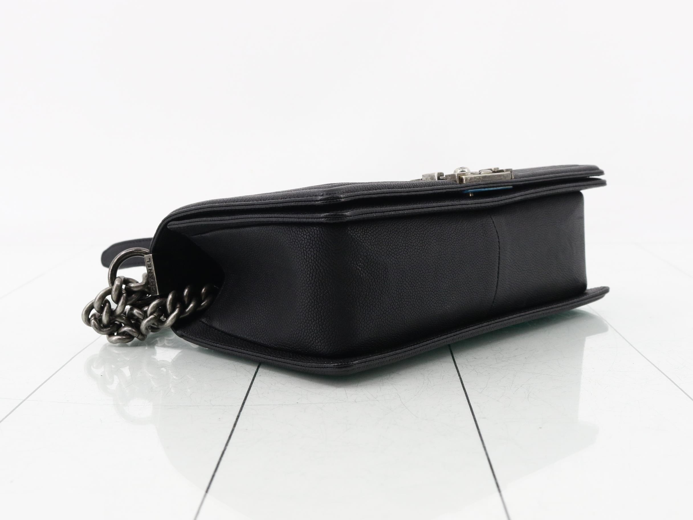 Boy Chanel Caviar Skin (Bag) - Shoulder Bag — view 5