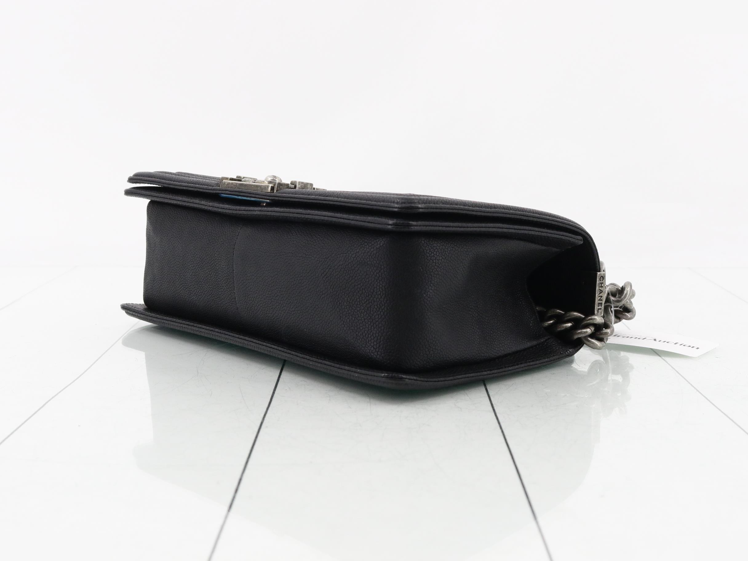 Boy Chanel Caviar Skin (Bag) - Shoulder Bag — view 6