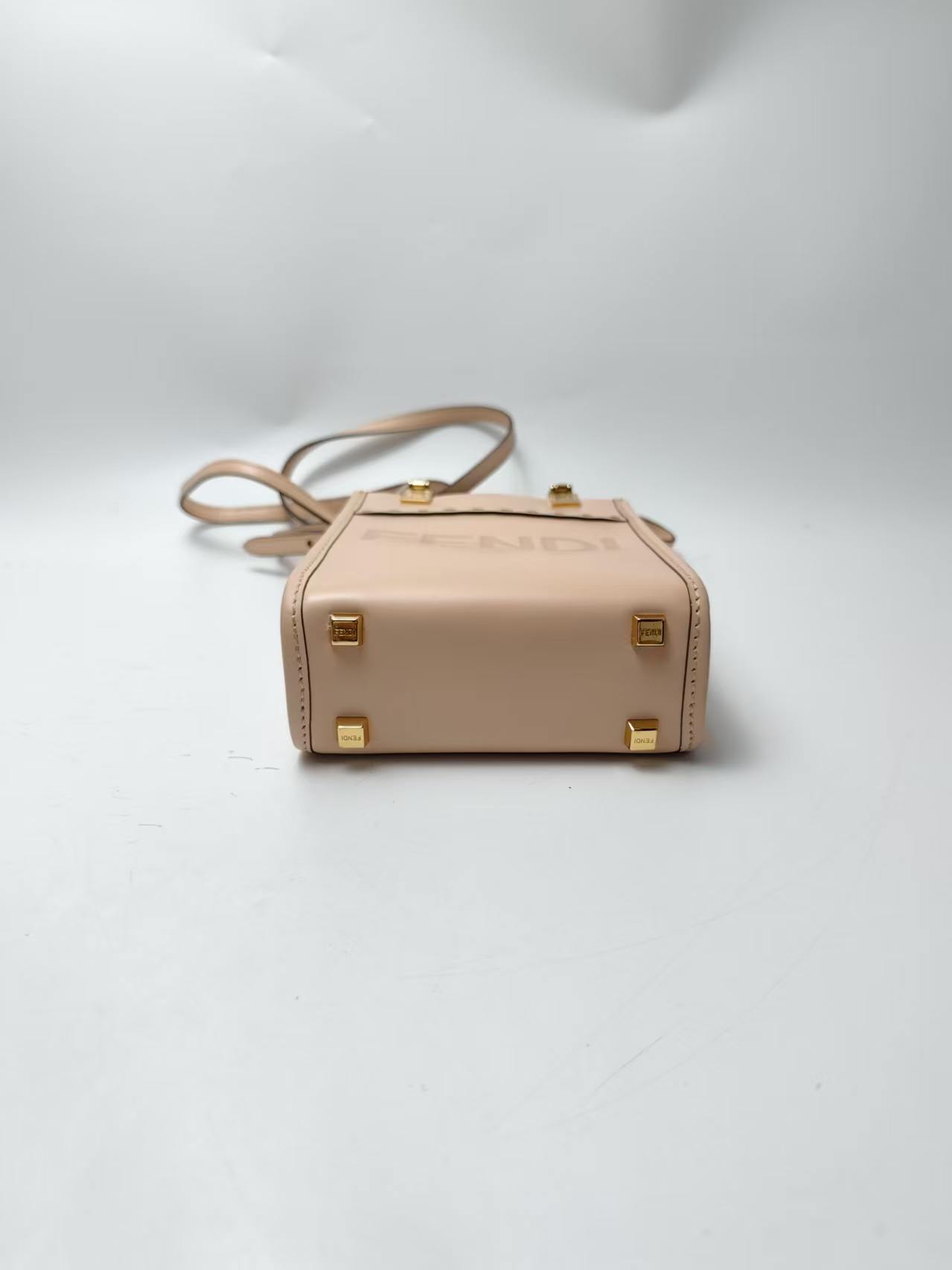 【*Shipped from: China*】FENDI Sunshine Leather Shoulder Bag — view 6