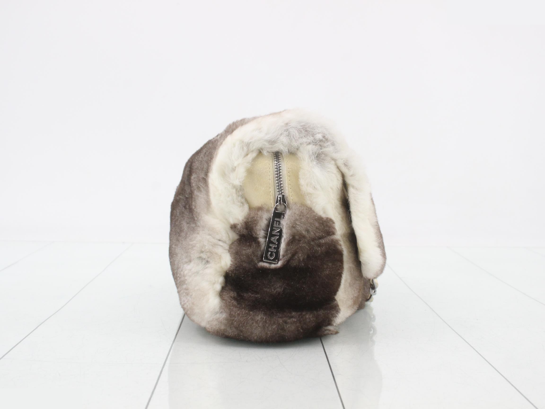 Coco Mark Shoulder Bag, Lapin, Gray — view 4