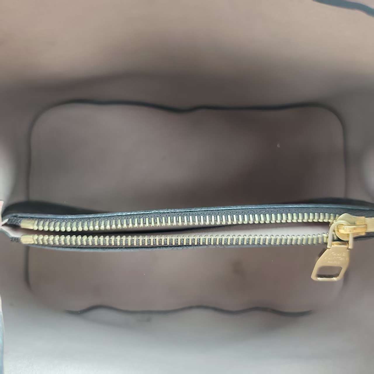 【*Shipped from: China*】LOUIS VUITTON PU Shoulder Bag — view 7