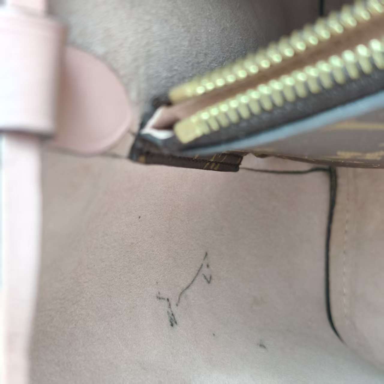 【*Shipped from: China*】LOUIS VUITTON PU Shoulder Bag — view 10