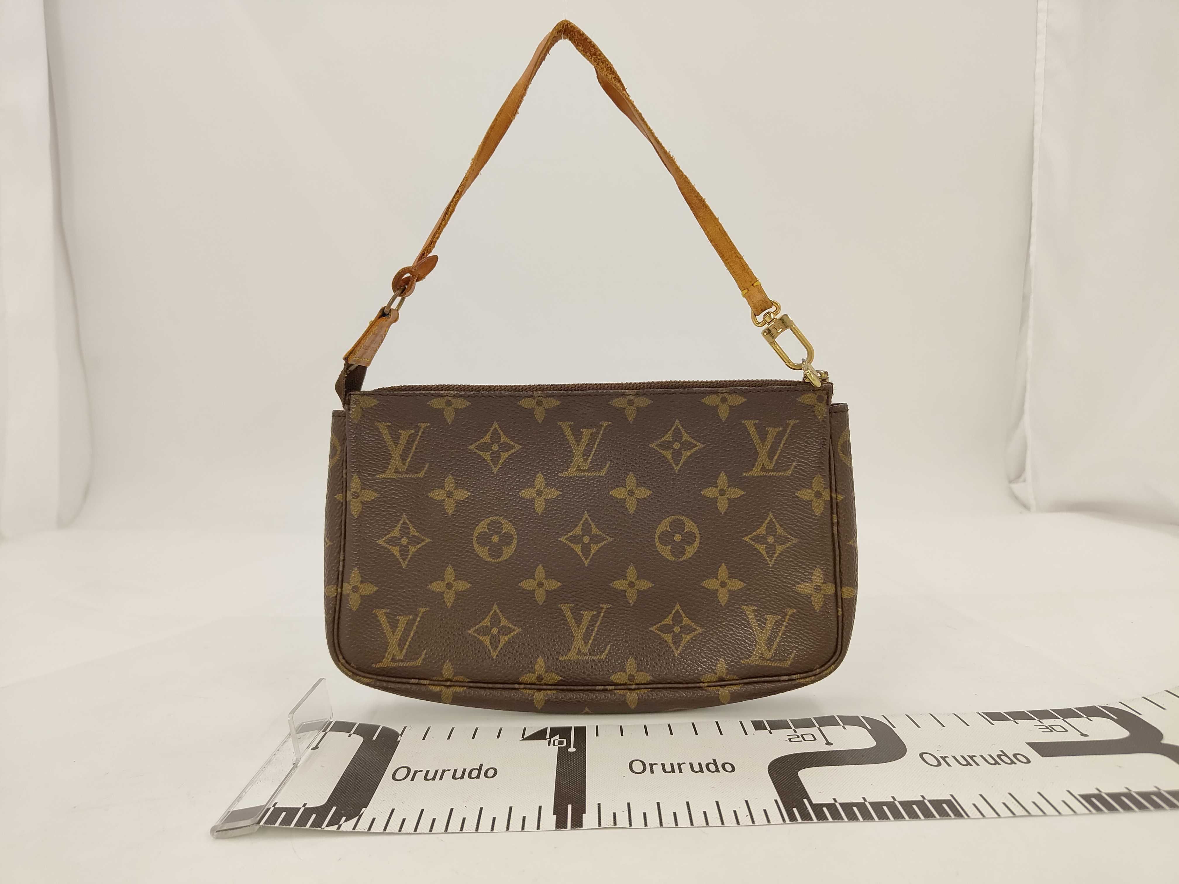 Monogram Louis Vuitton Accessoires Pouch — view 2