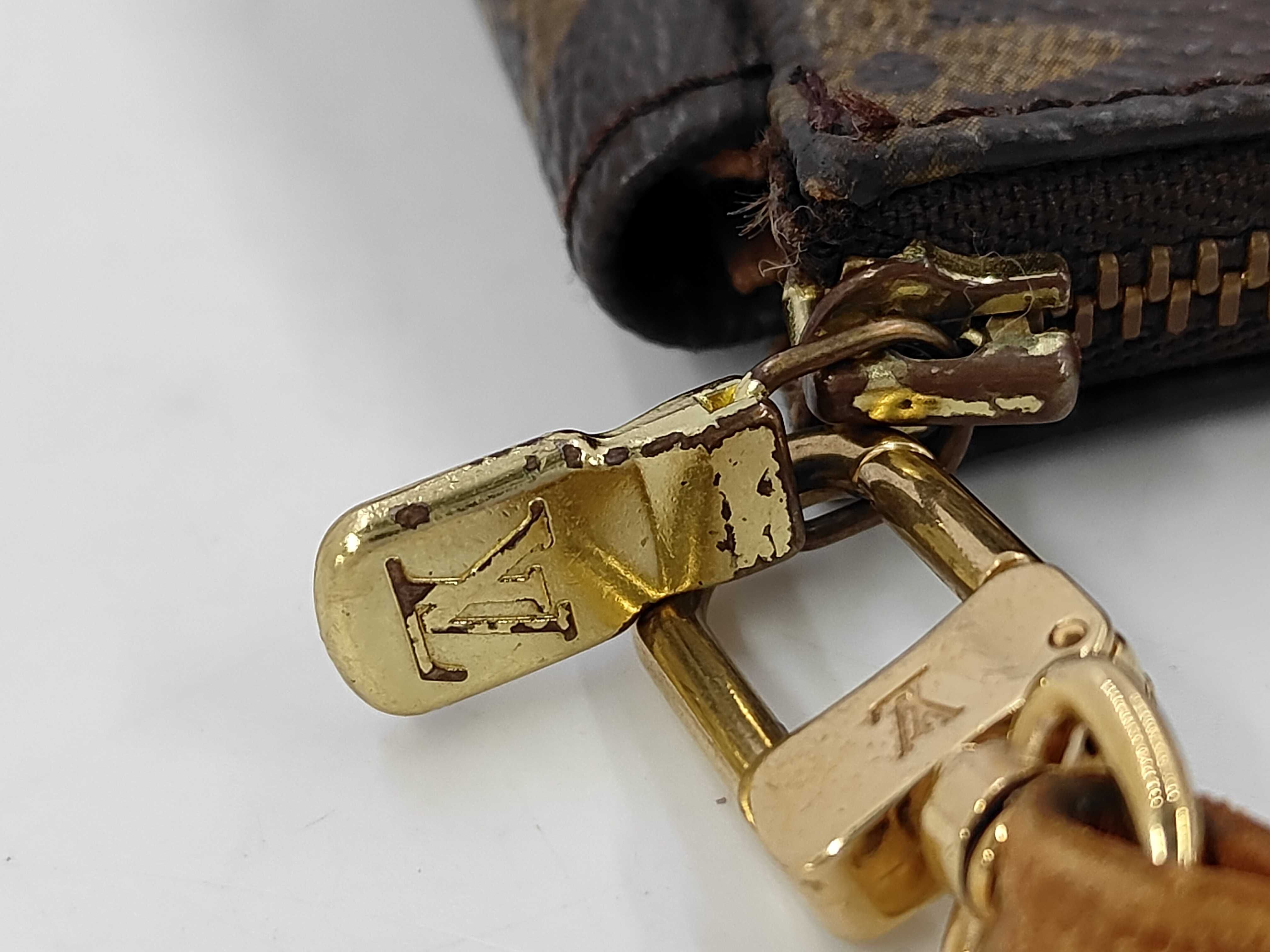 Monogram Louis Vuitton Accessoires Pouch — view 11