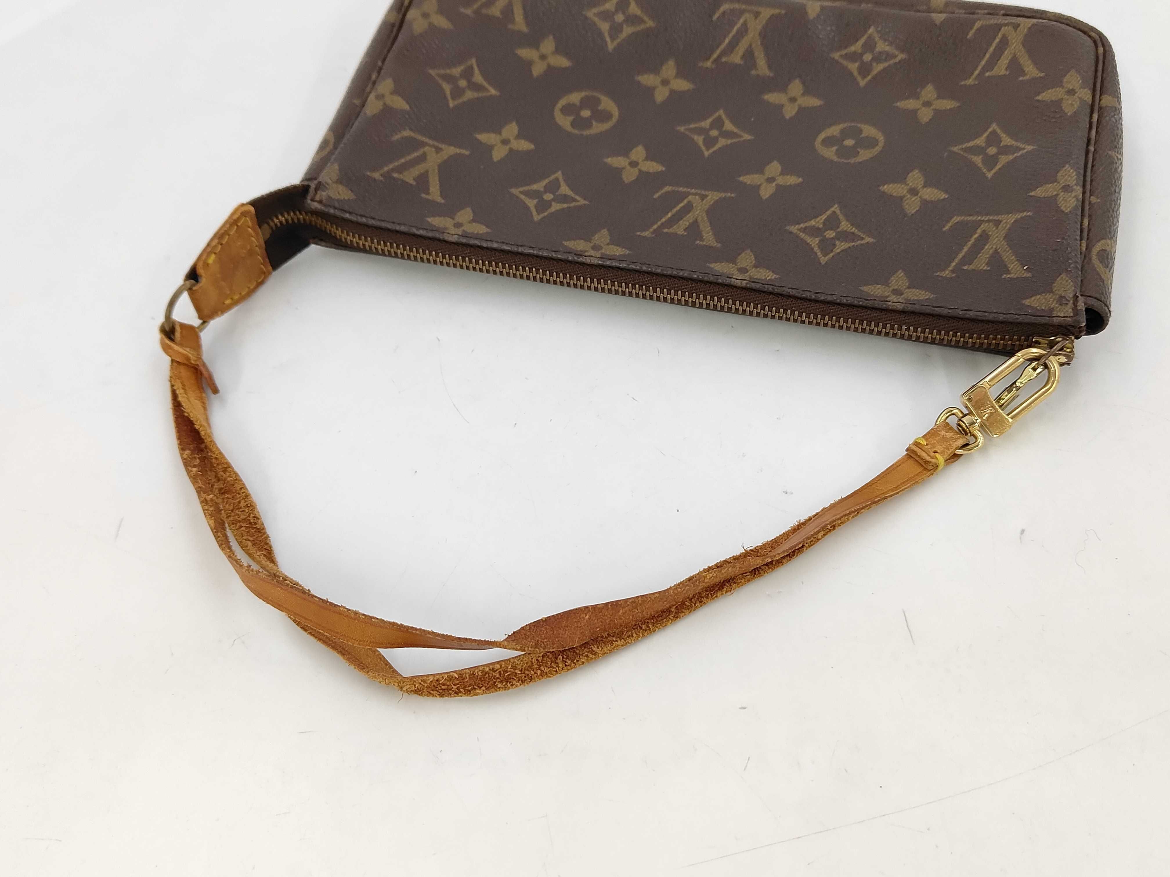 Monogram Louis Vuitton Accessoires Pouch — view 3