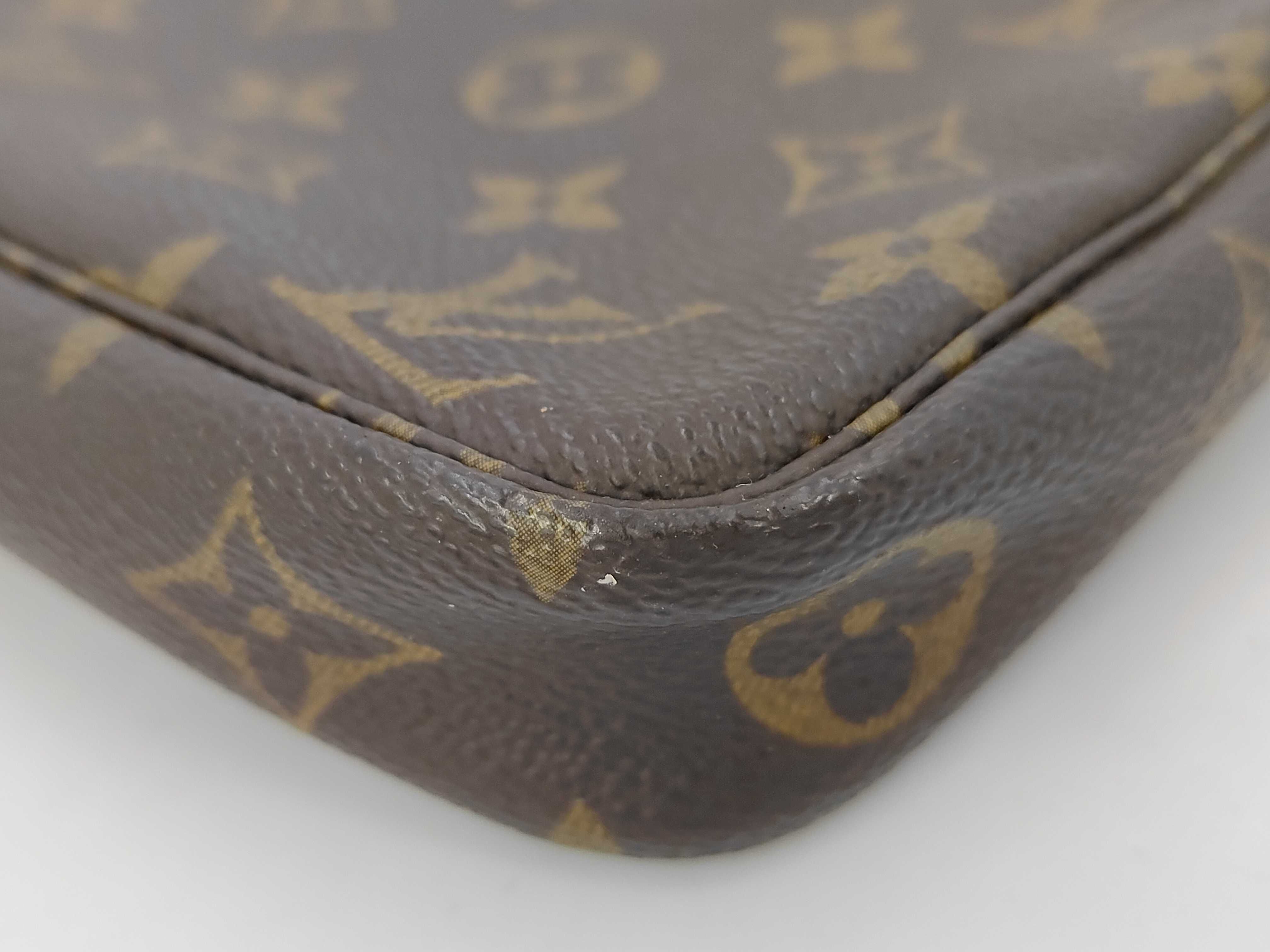 Monogram Louis Vuitton Accessoires Pouch — view 7
