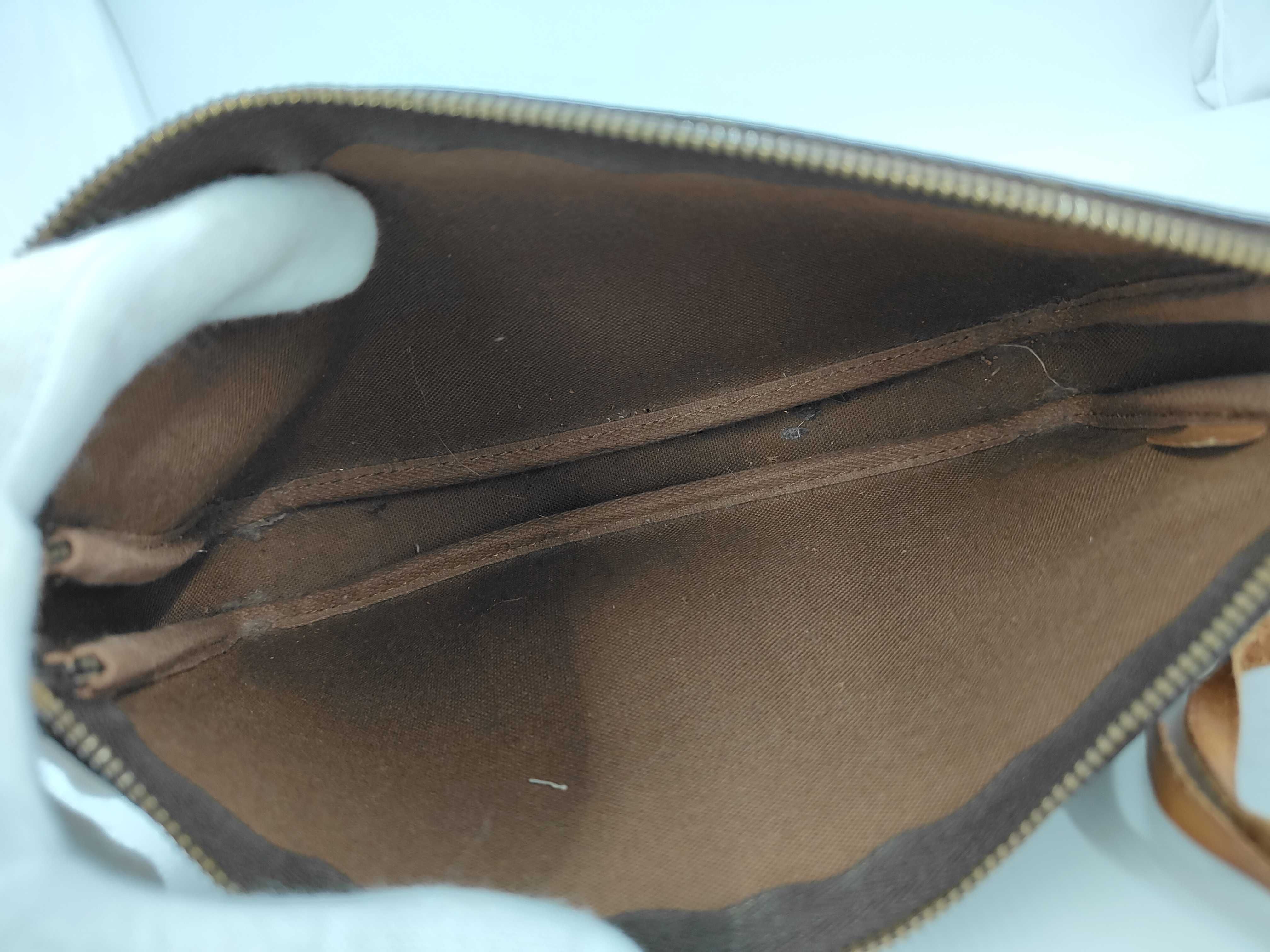 Monogram Louis Vuitton Accessoires Pouch — view 8