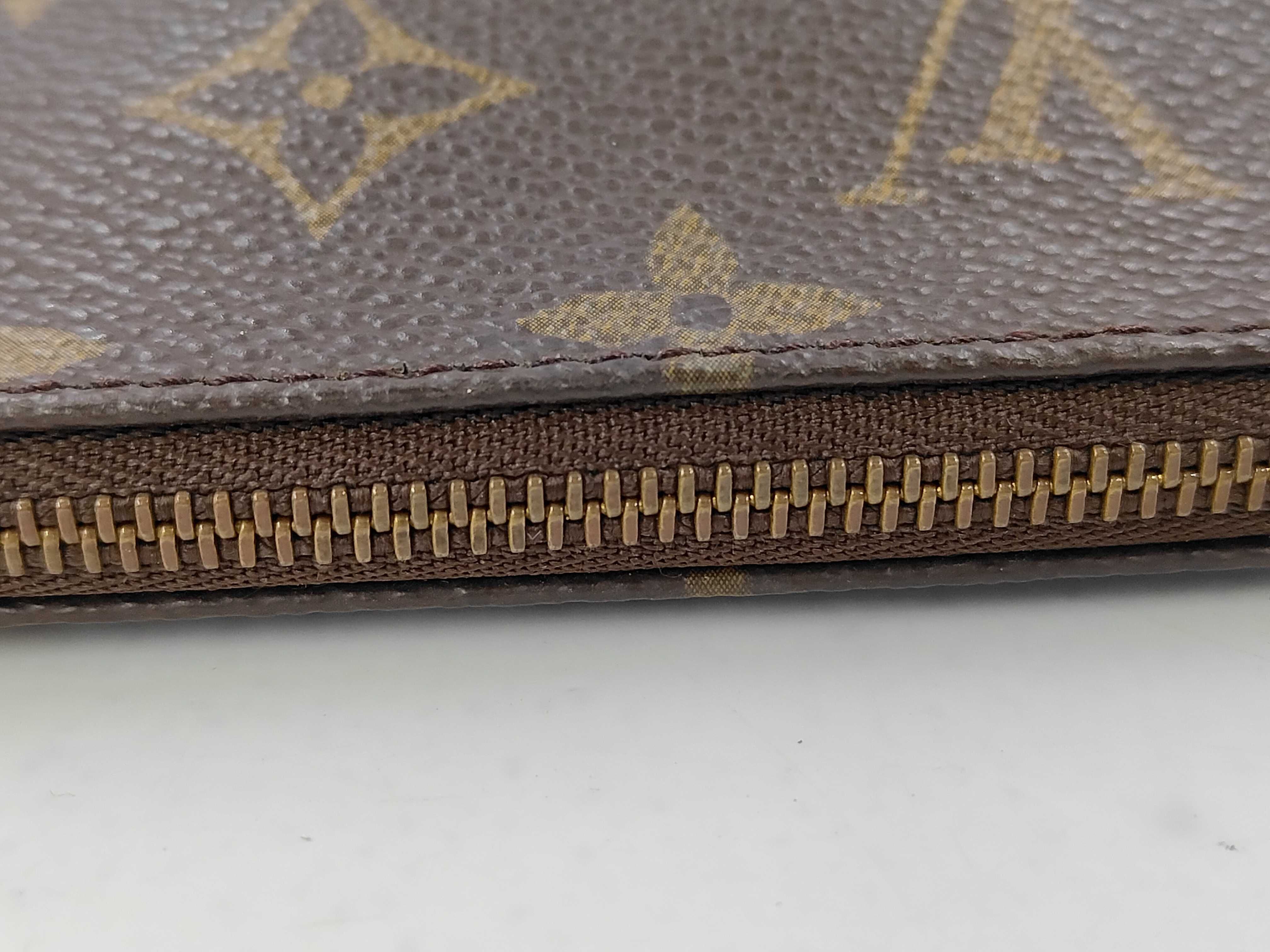 Monogram Louis Vuitton Accessoires Pouch — view 10