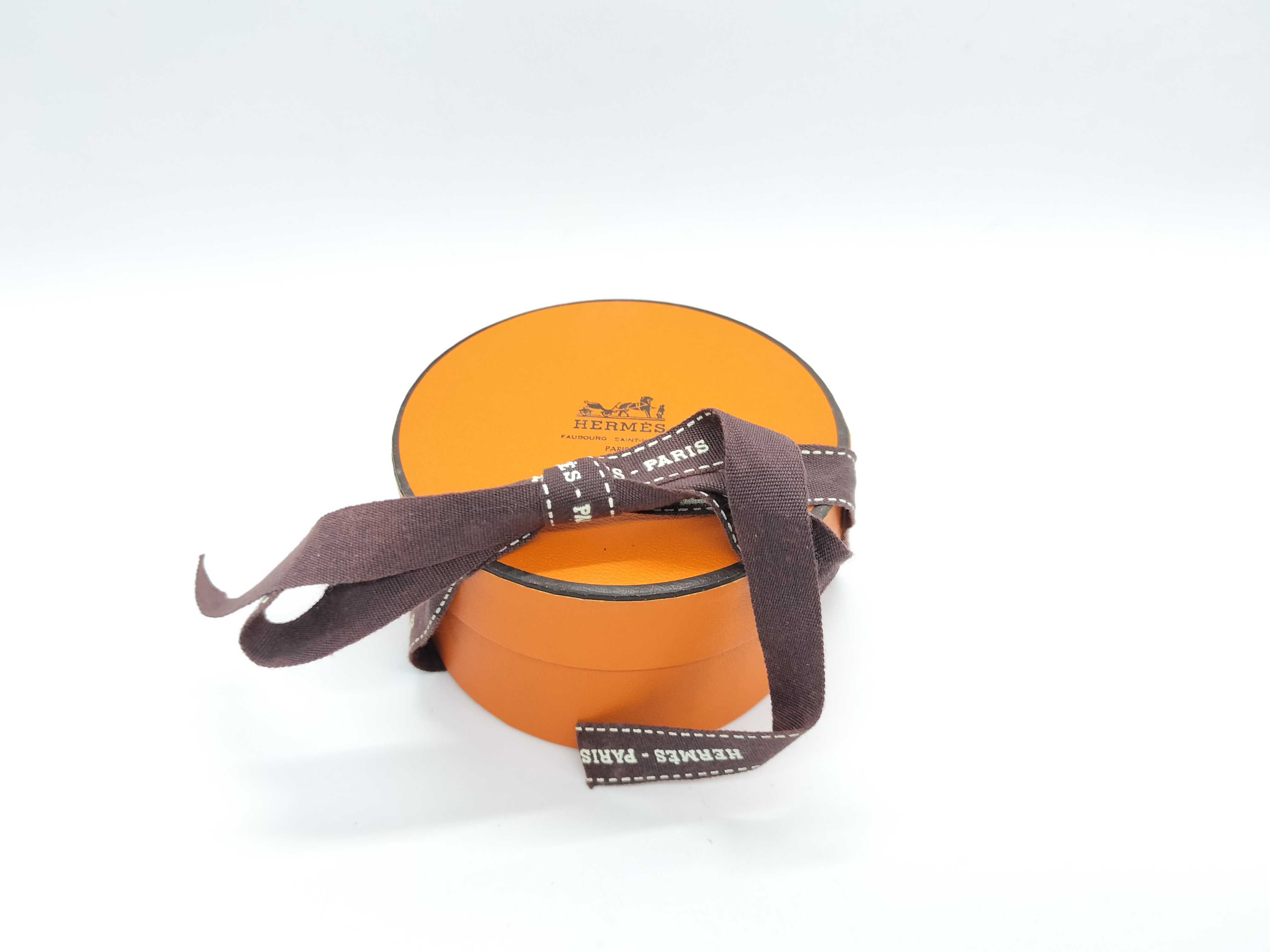 Pour Tour Leather Bangle Bracelet — view 9