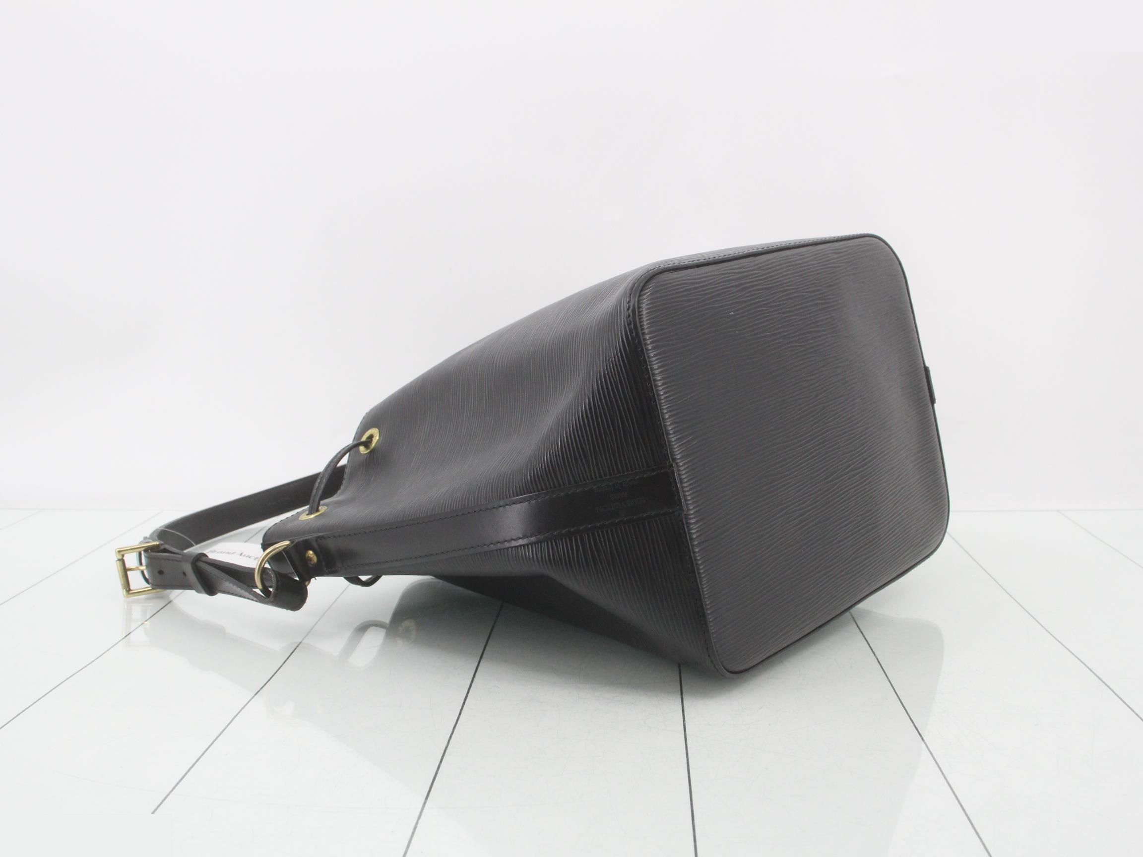 M59012 Epi Petit Noe Shoulder Bag AR1924 — view 5