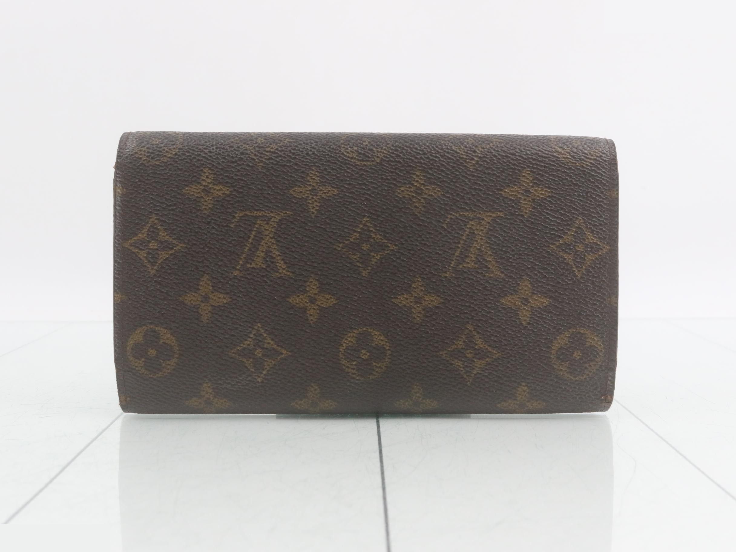 wallet — view 2