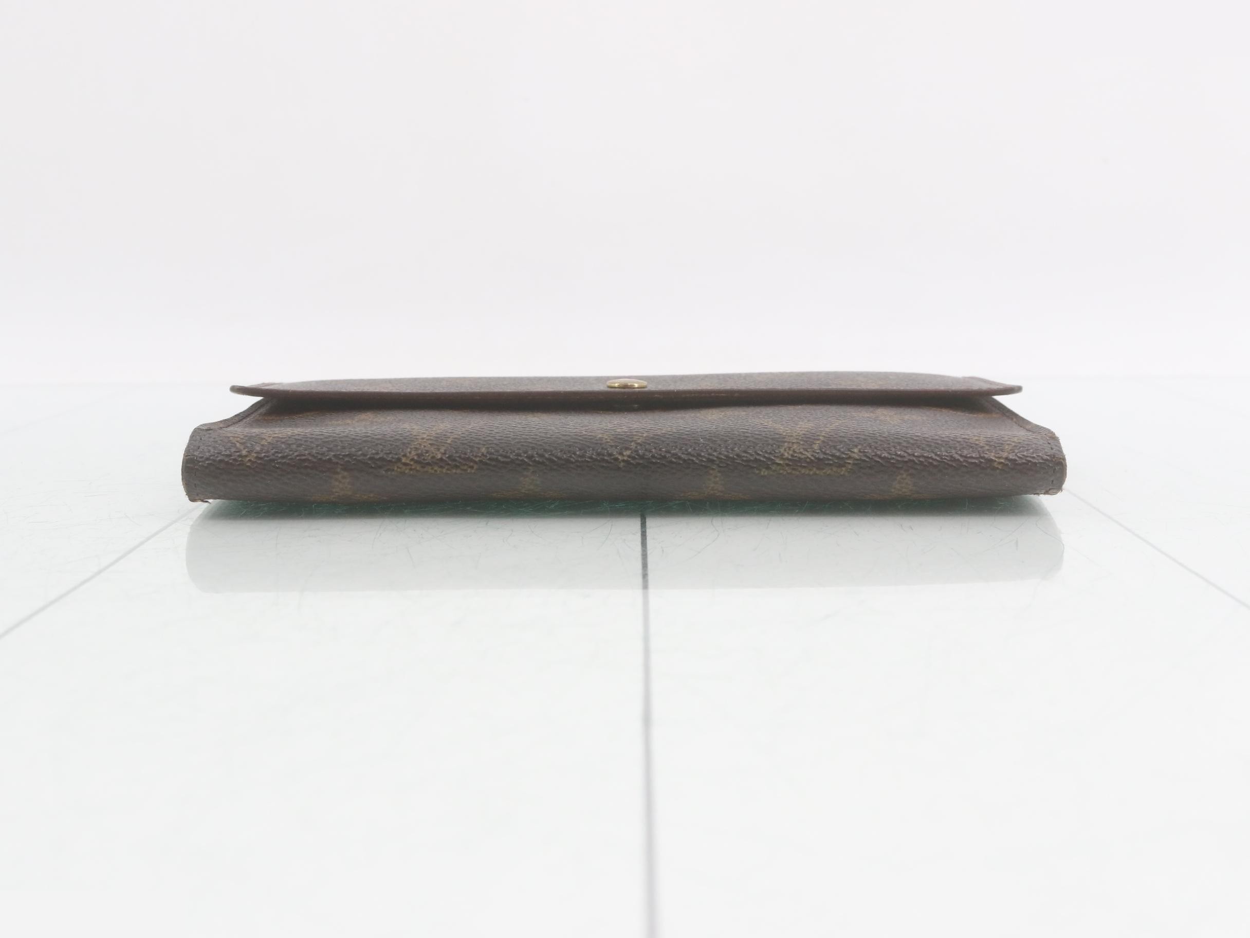 wallet — view 3