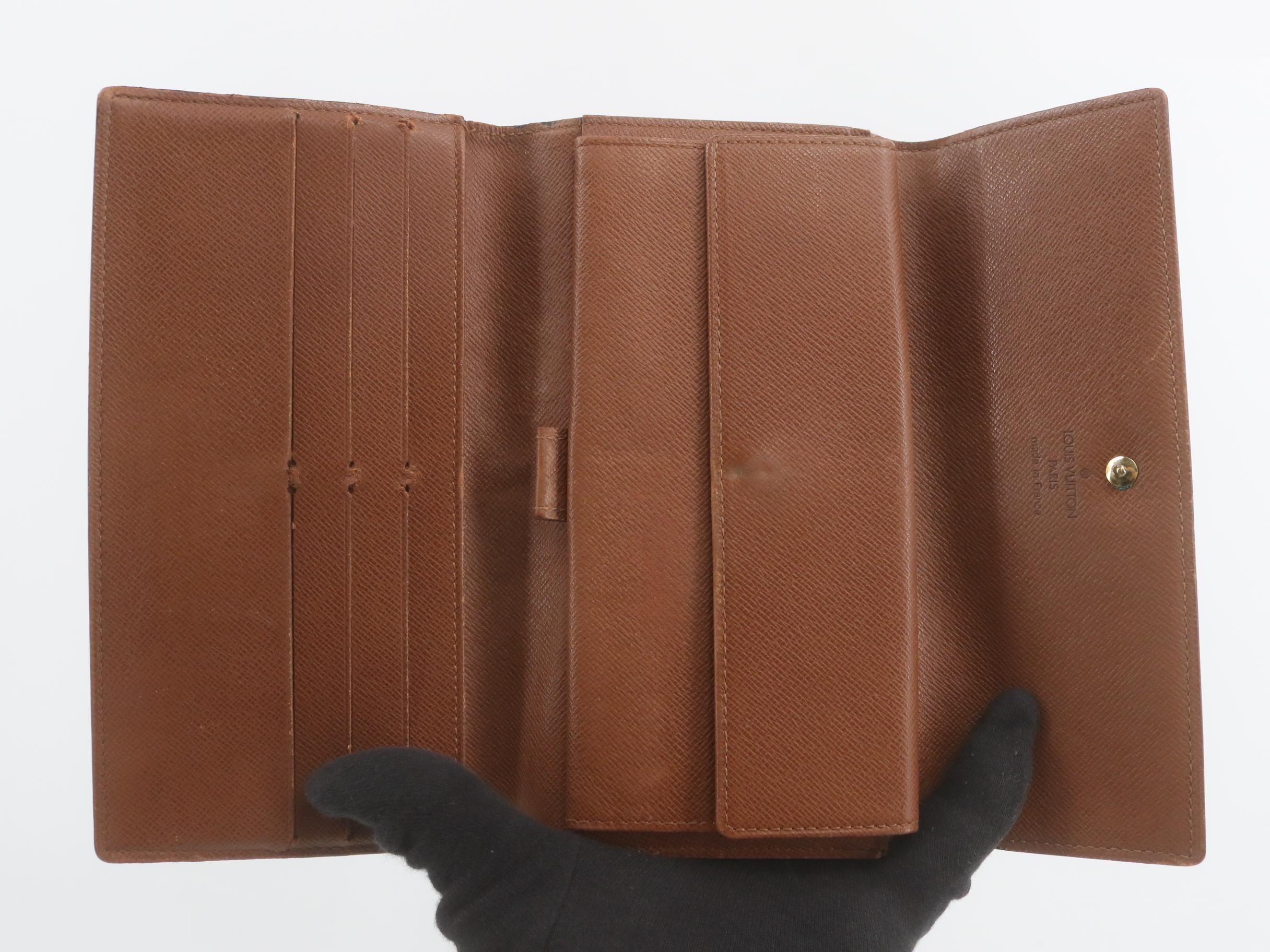 wallet — view 4