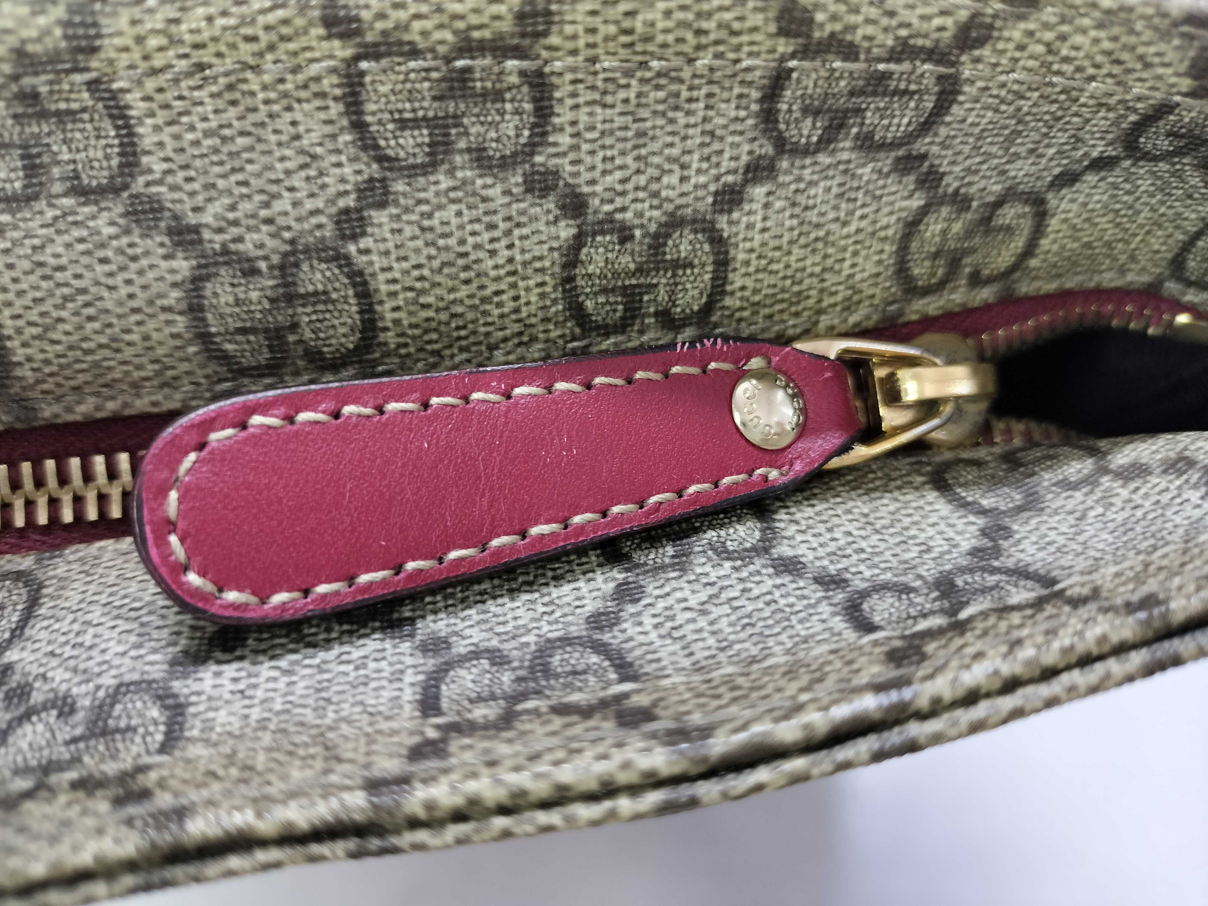 GG Supreme Sherry Shoulder Bag — view 13
