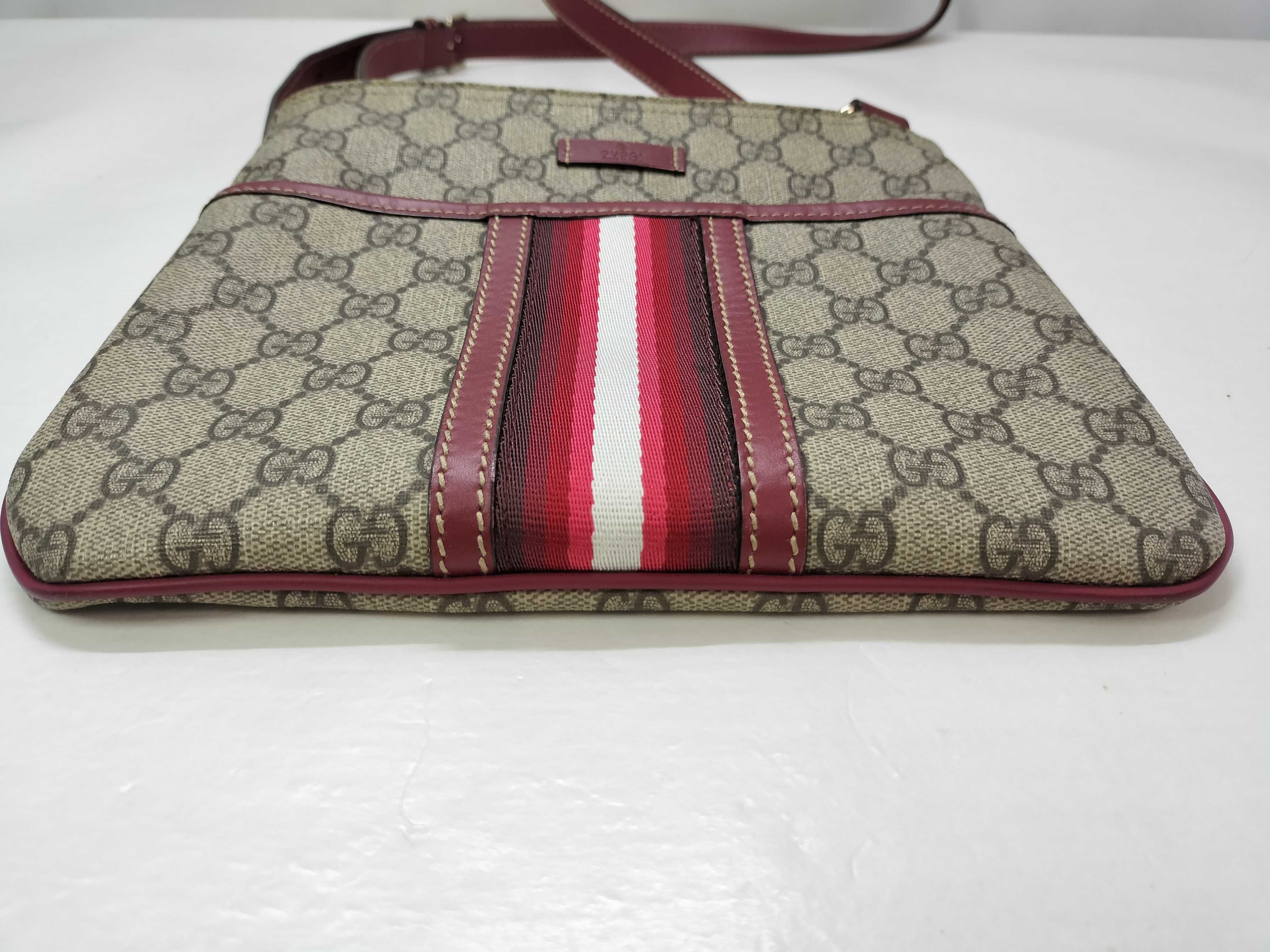 GG Supreme Sherry Shoulder Bag — view 14