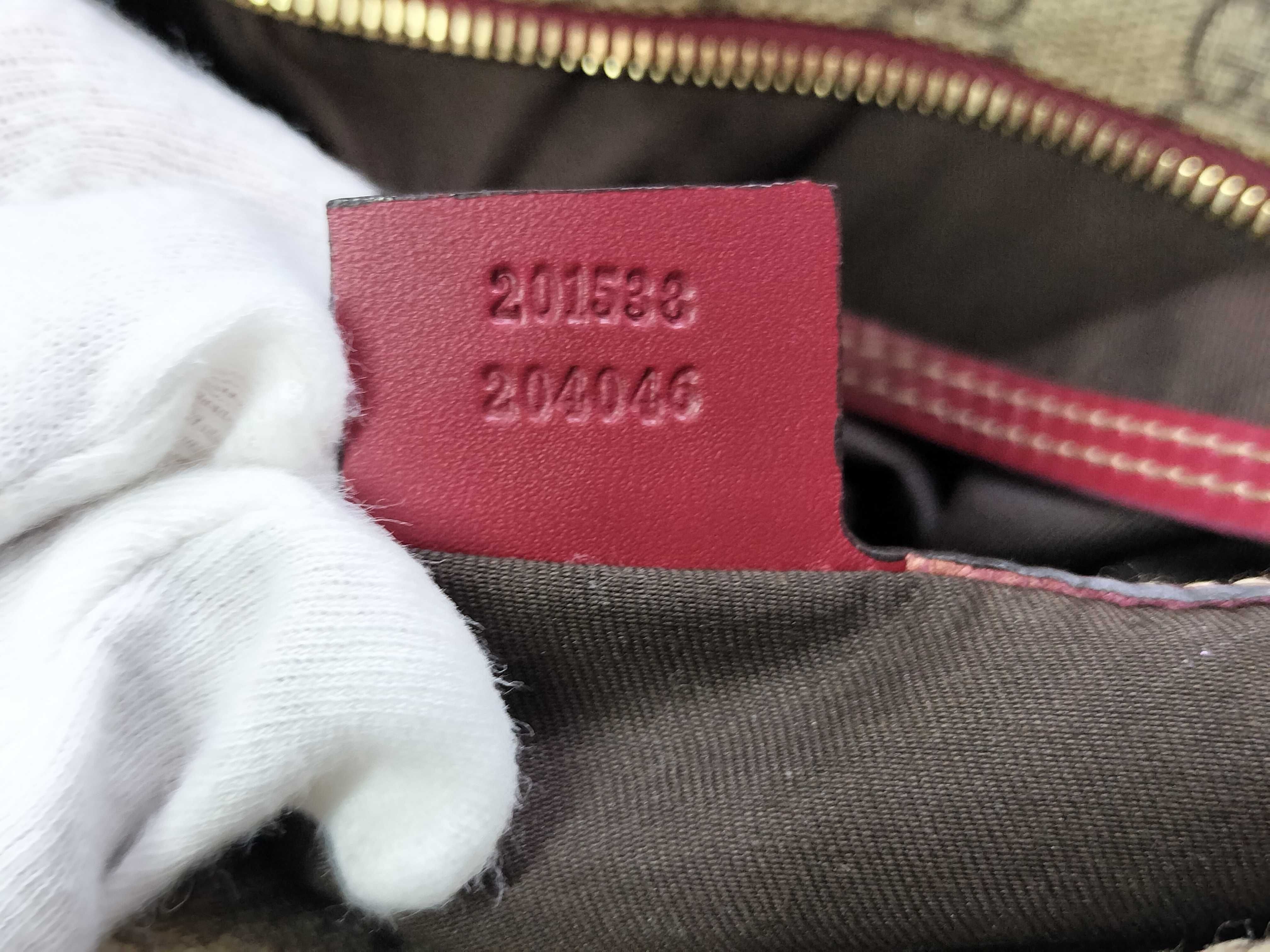 GG Supreme Sherry Shoulder Bag — view 10